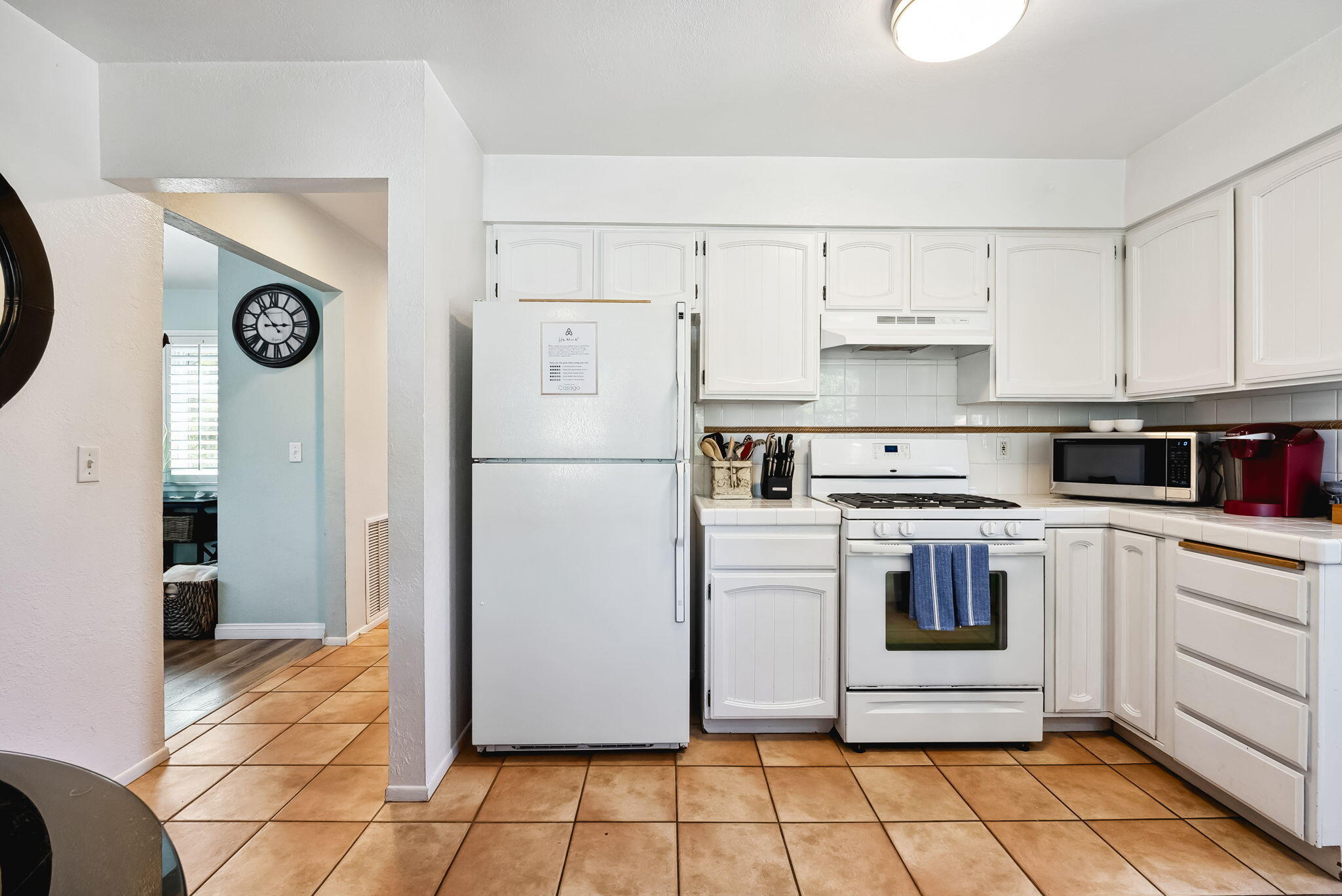 128 W Yanonali Street