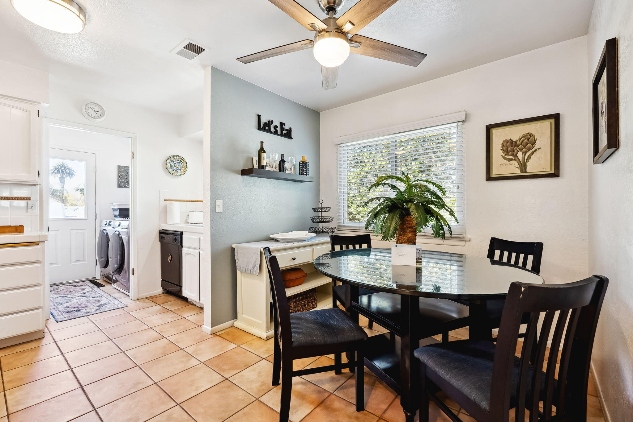 128 W Yanonali Street