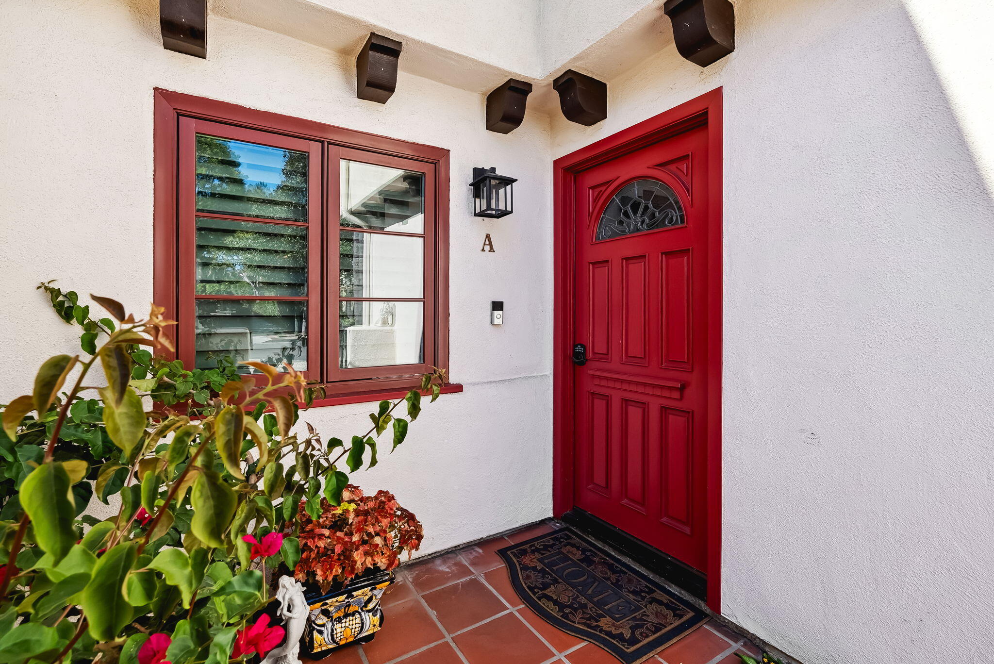 128 W Yanonali Street