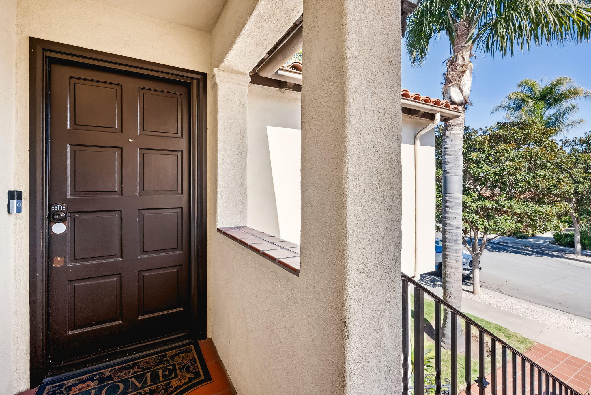 128 W Yanonali Street