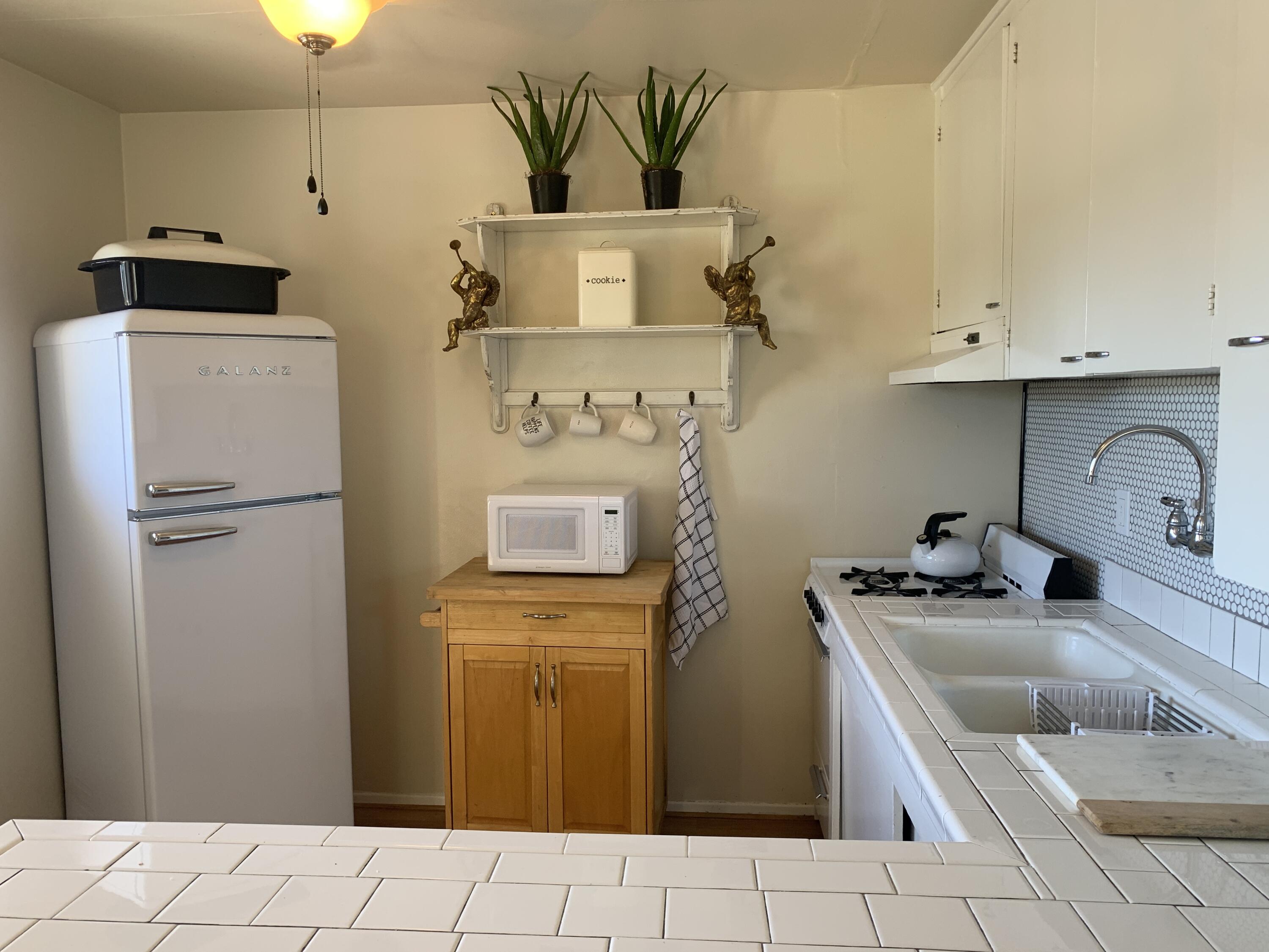 2528 De La Vina Street