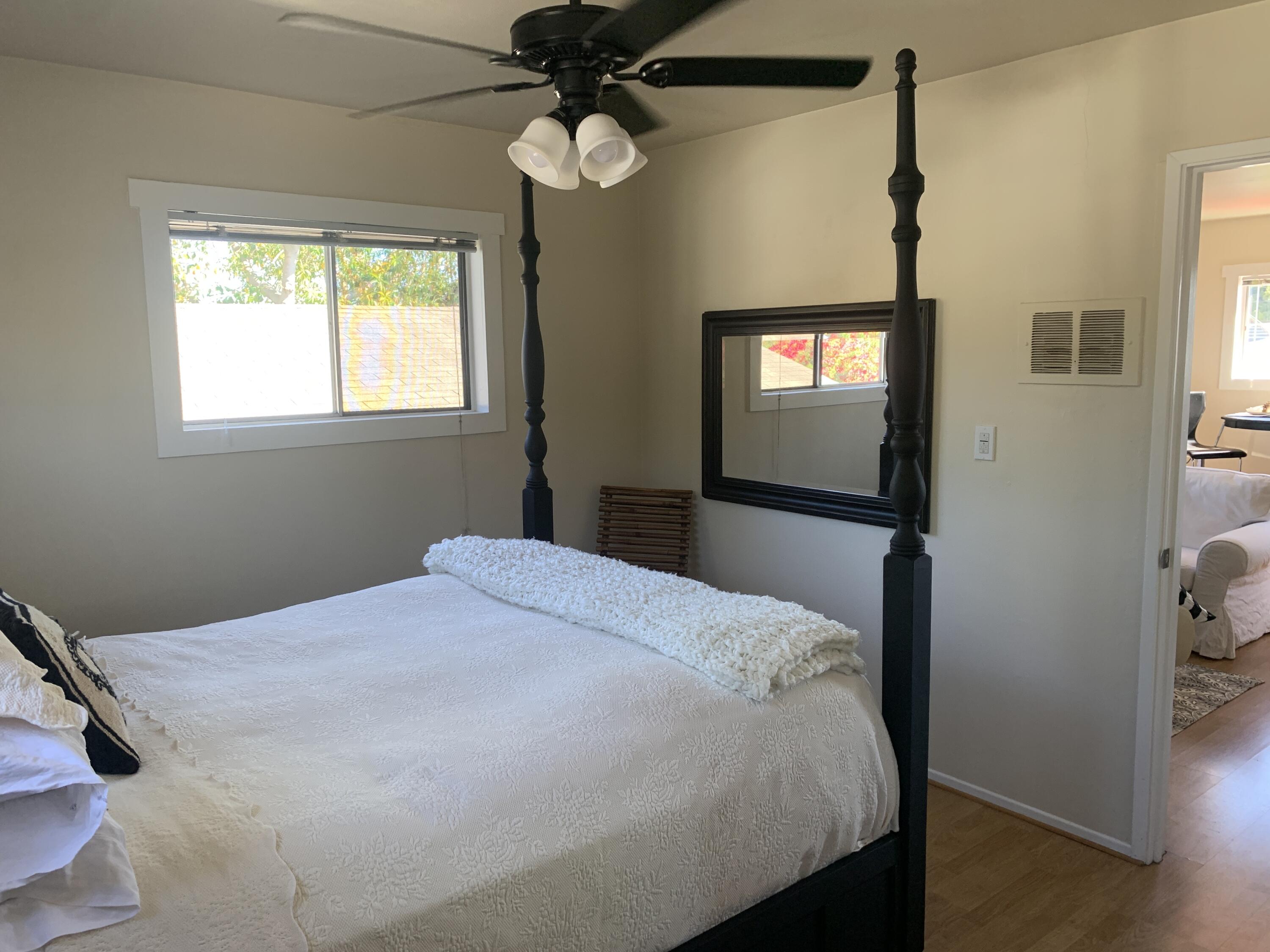 2528 De La Vina Street