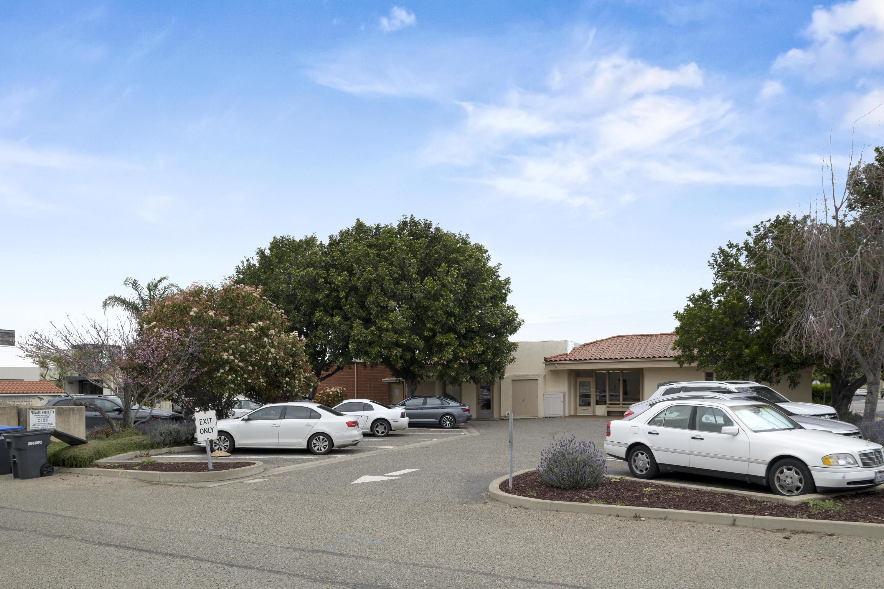 418 E Ocean Avenue