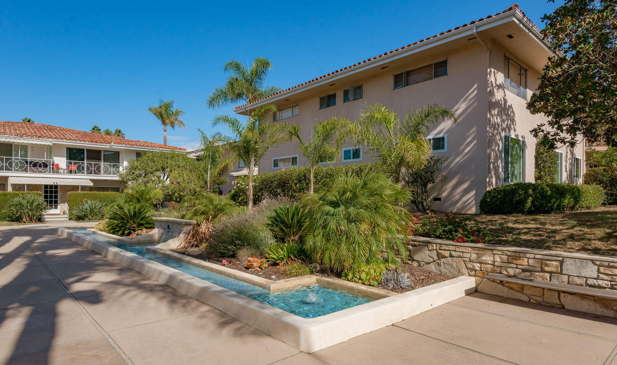 30 W Constance Avenue 4
