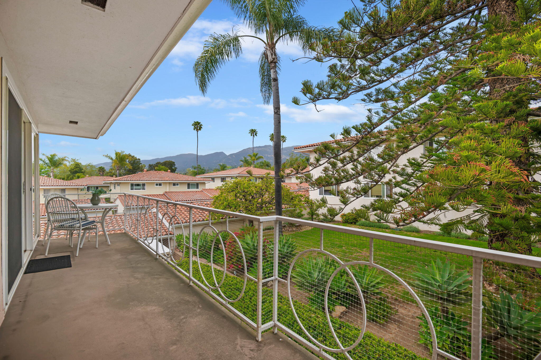 30 W Constance Avenue 4