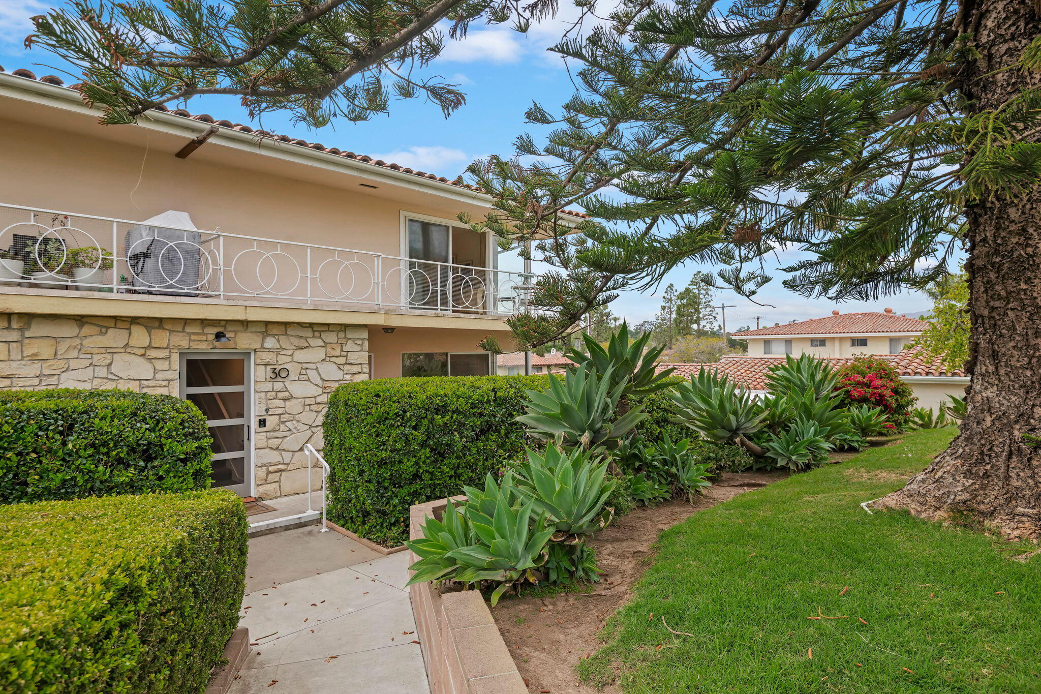 30 W Constance Avenue 4
