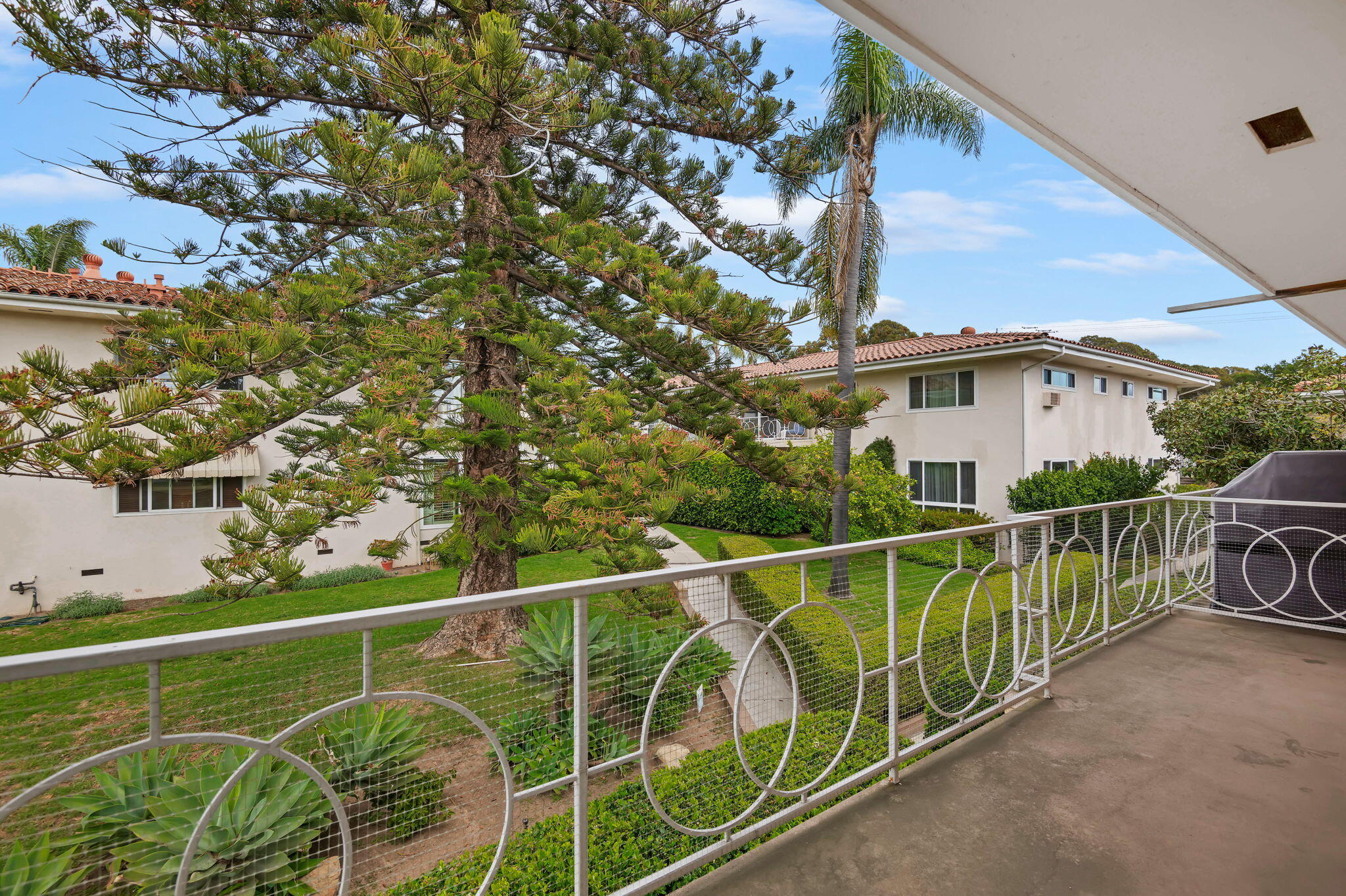 30 W Constance Avenue 4