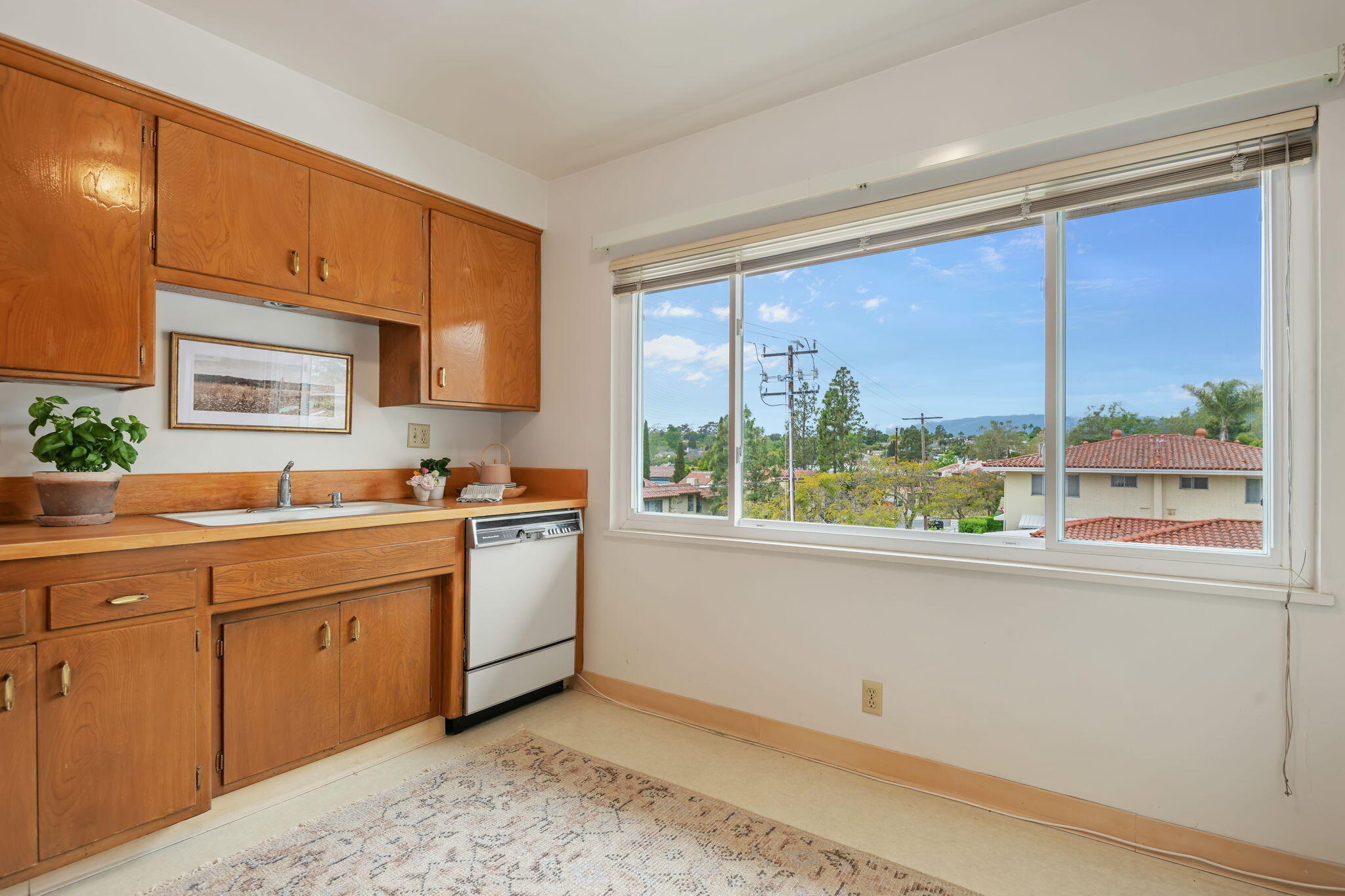 30 W Constance Avenue 4