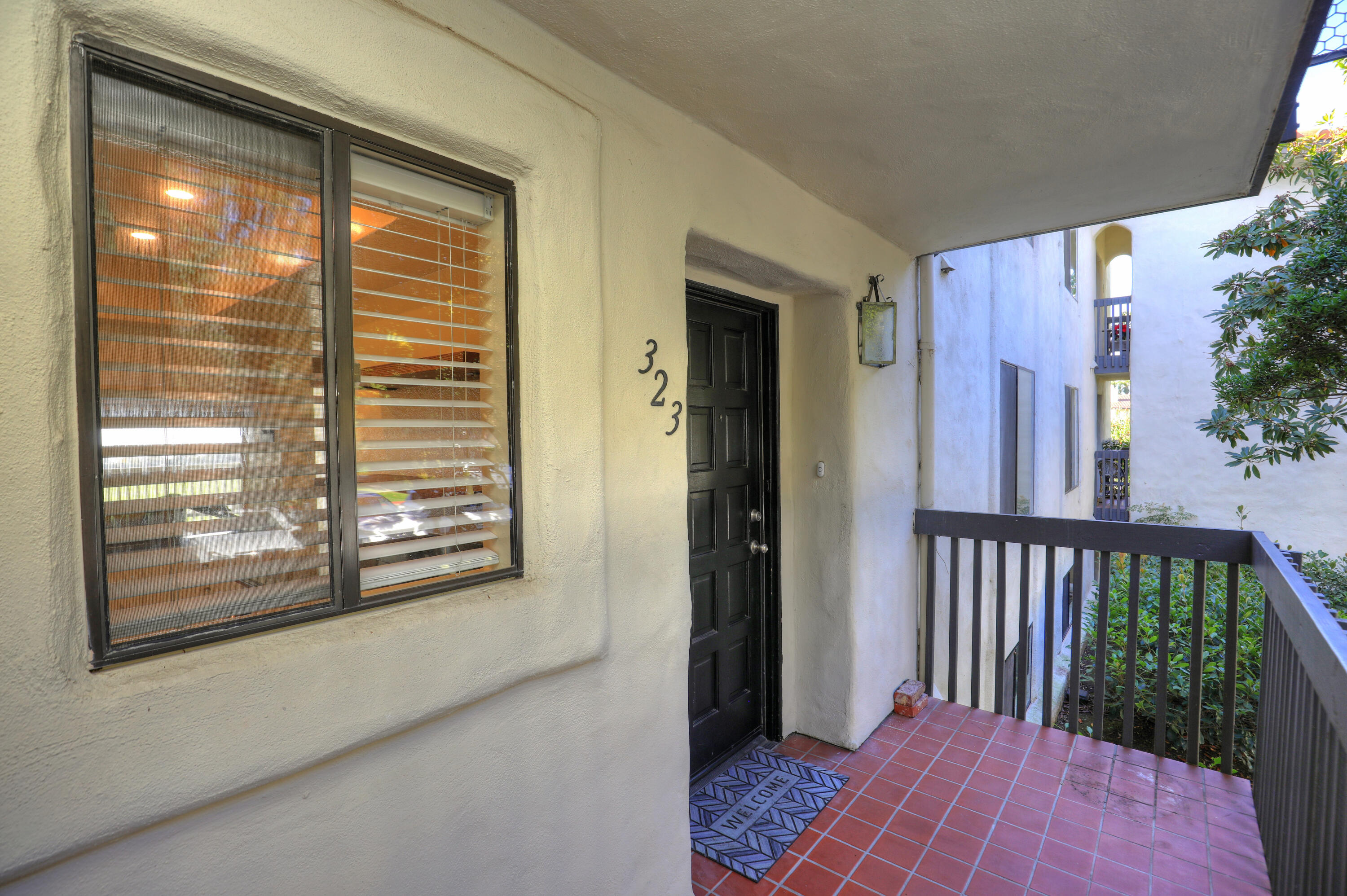 3375 Foothill Road, 323