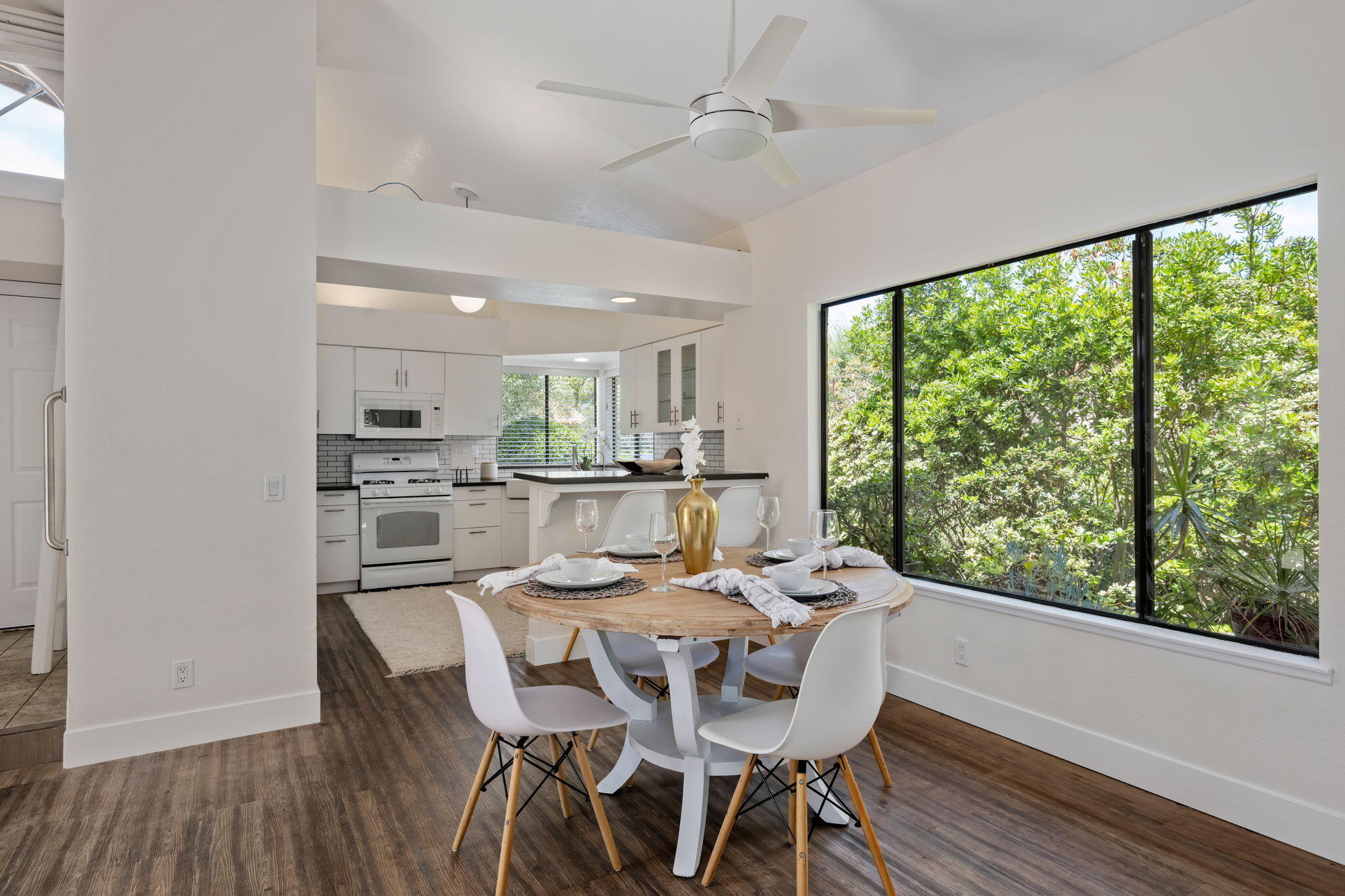 412 Camino De La Aldea