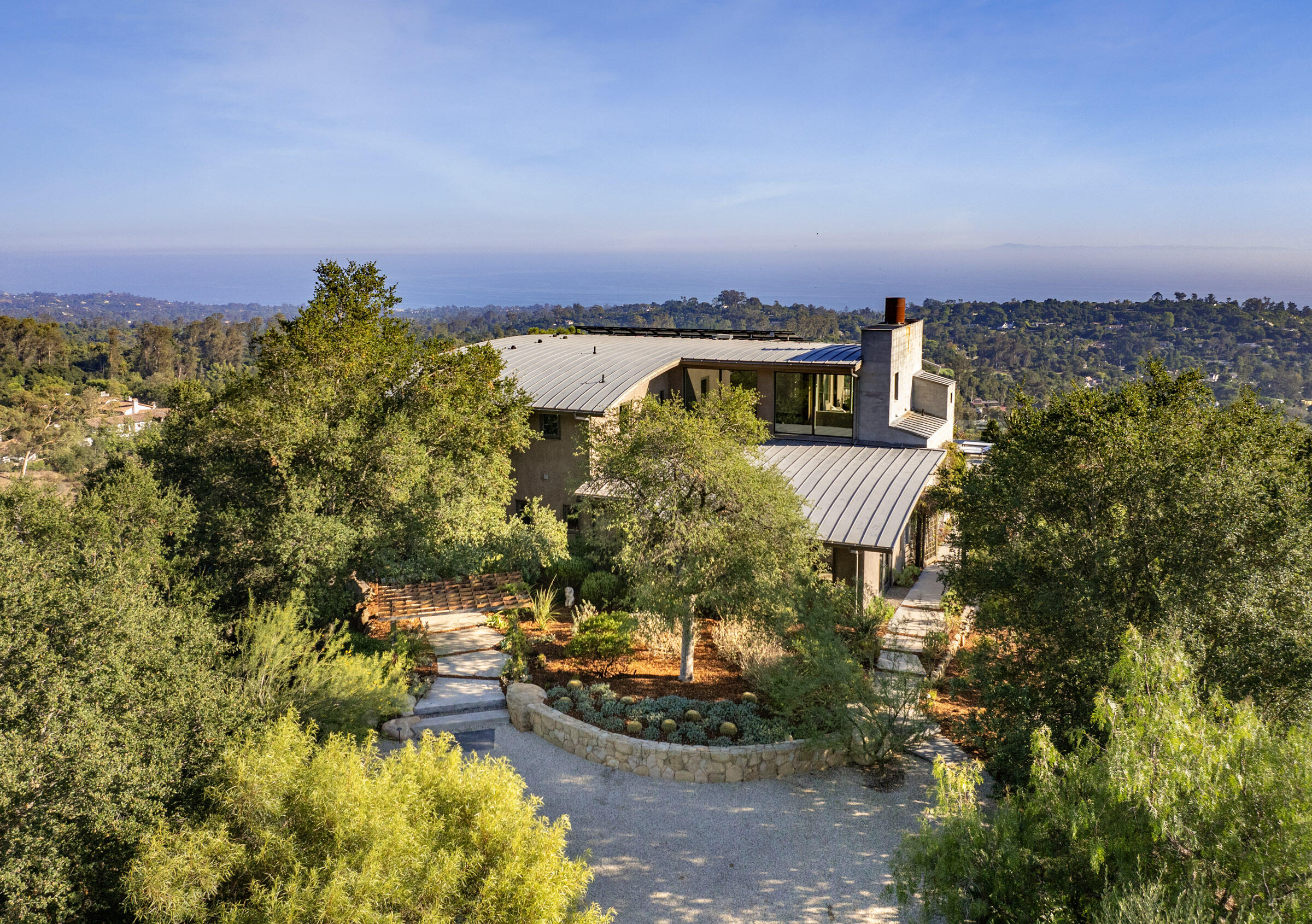 226 E Mountain Drive