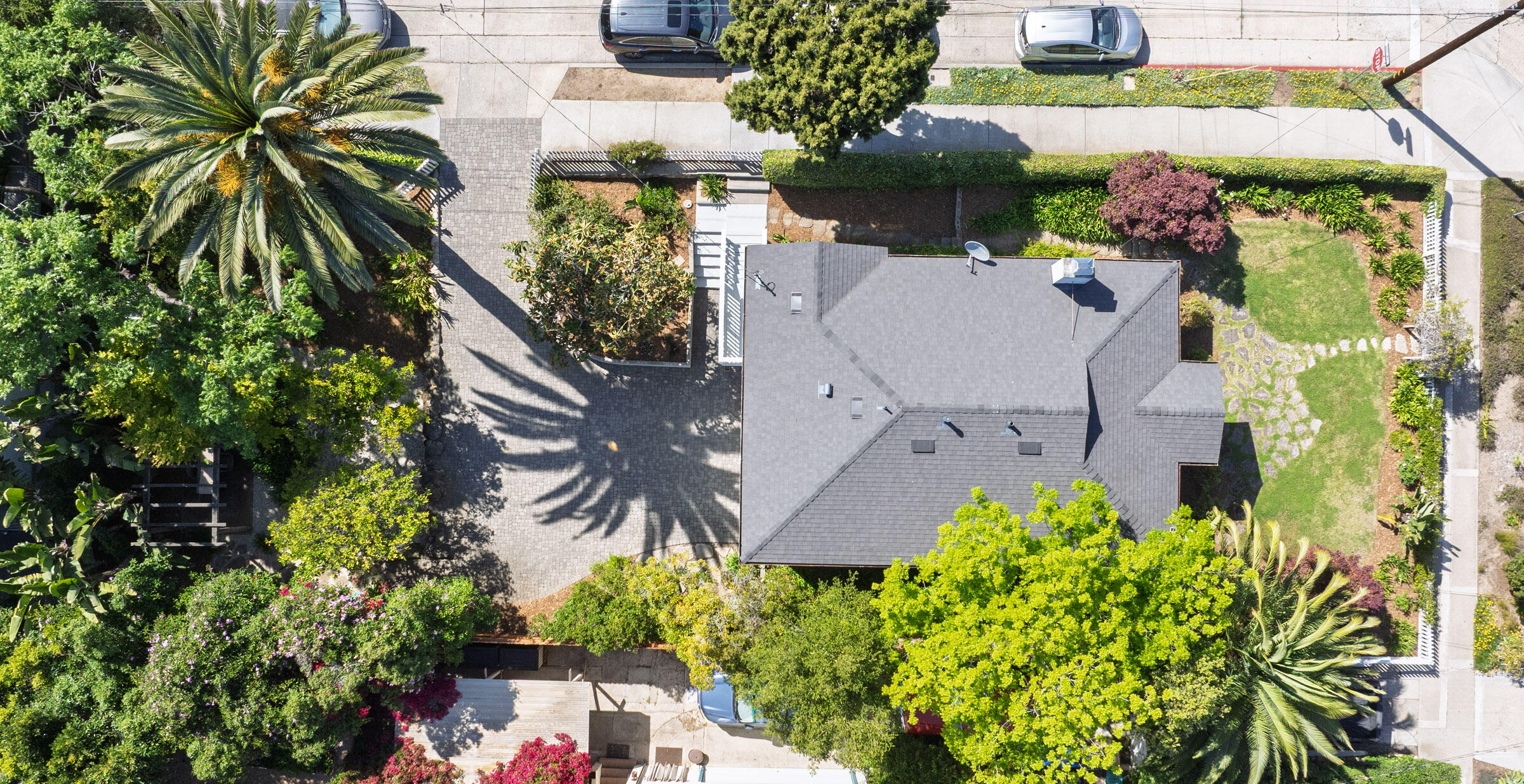 2235 Chapala Street