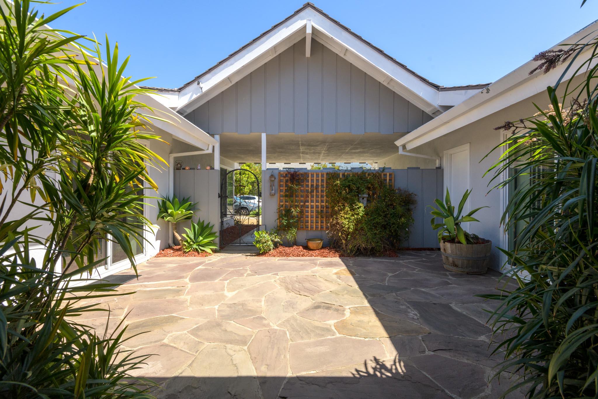 5515 Longfellow Drive