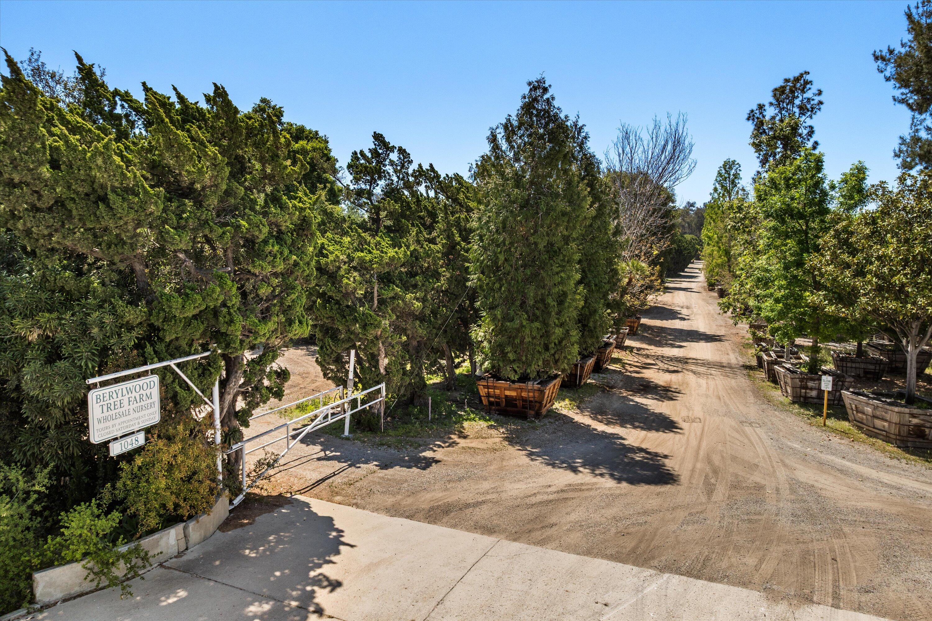 1048 E La Loma Avenue