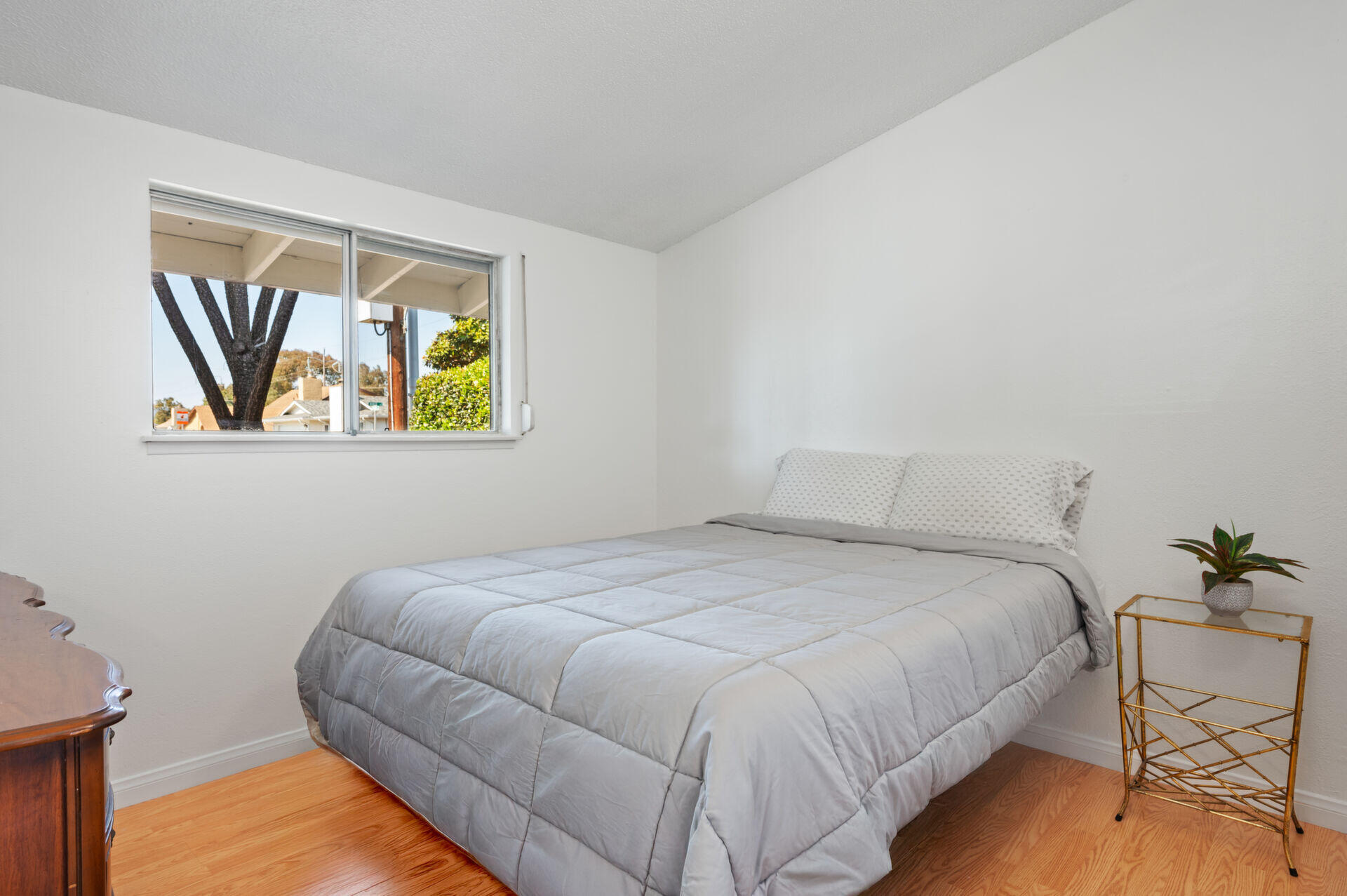 320 E North Avenue