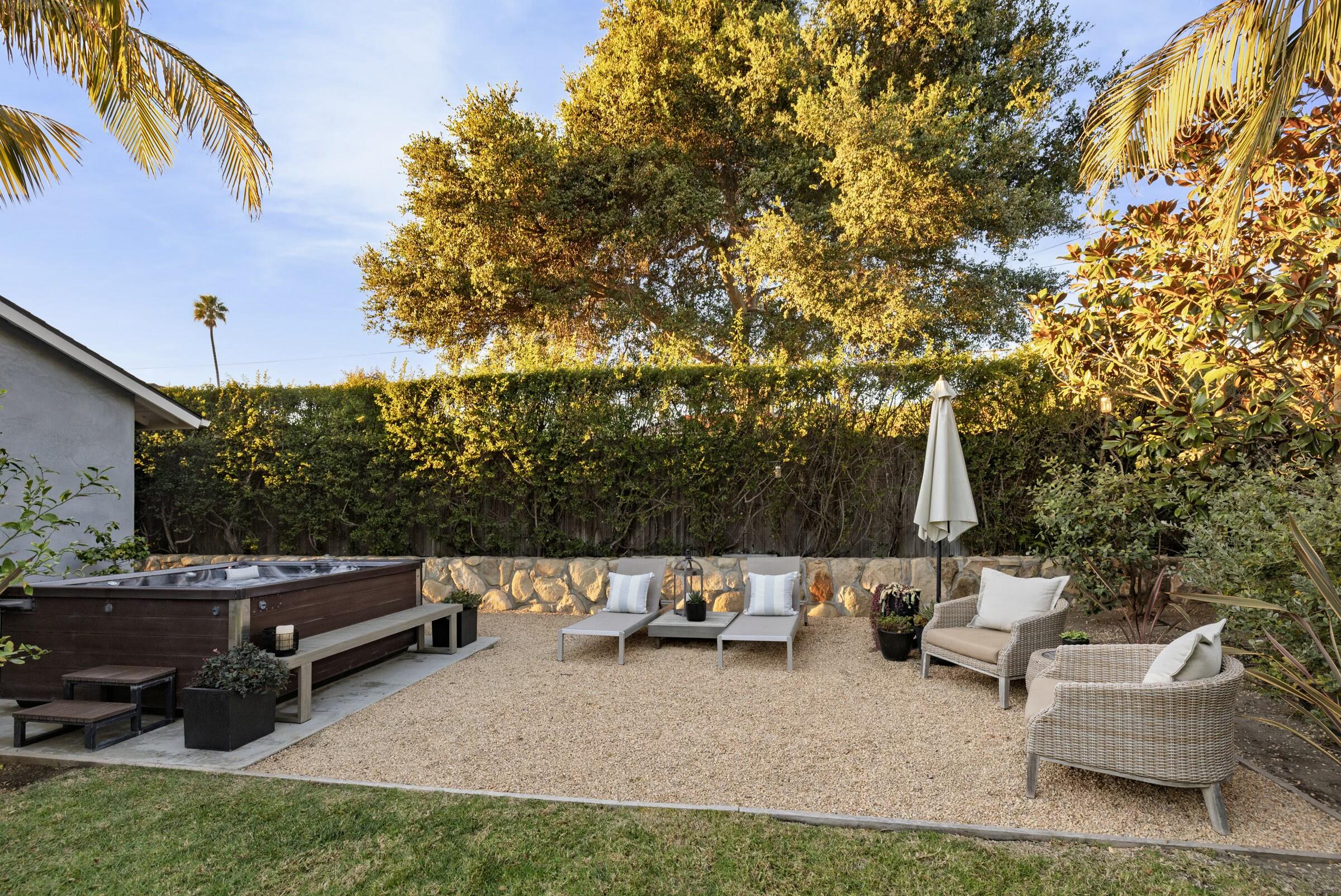 122 Los Alamos Avenue