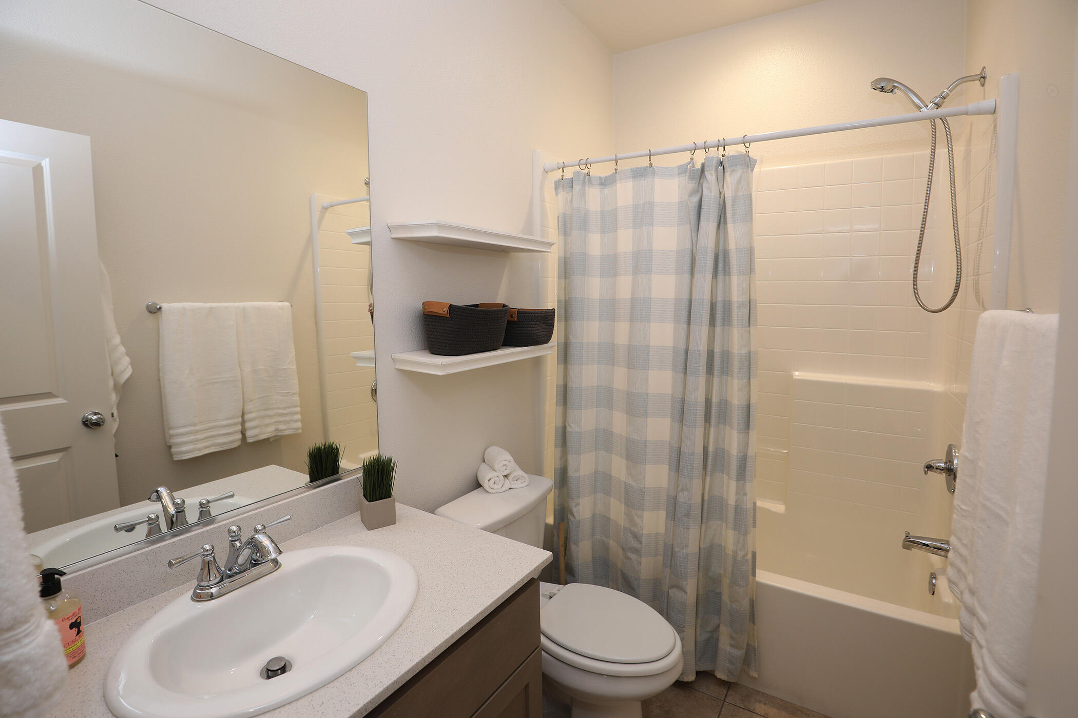 6715 Calle Koral