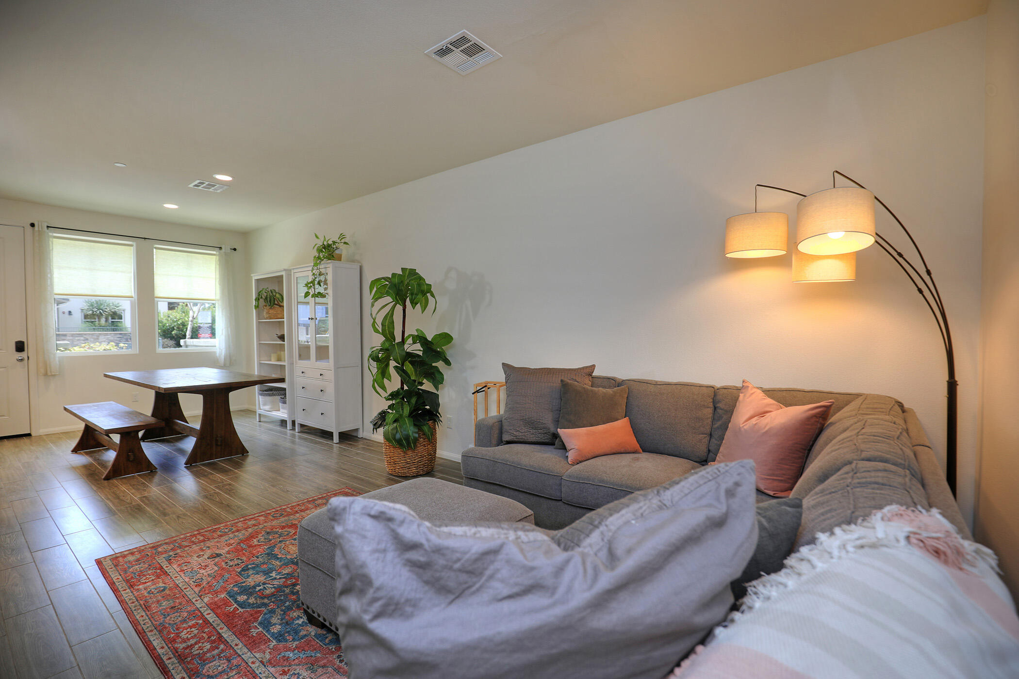 6715 Calle Koral