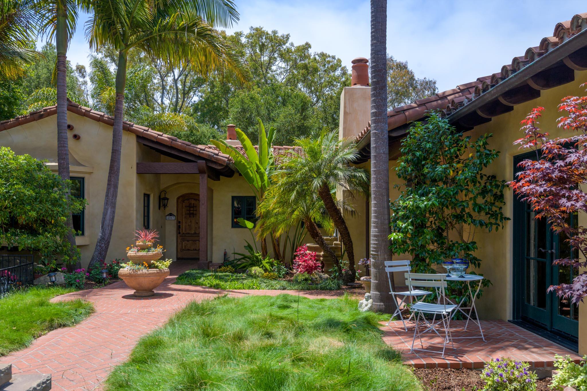 4865 Vieja Drive
