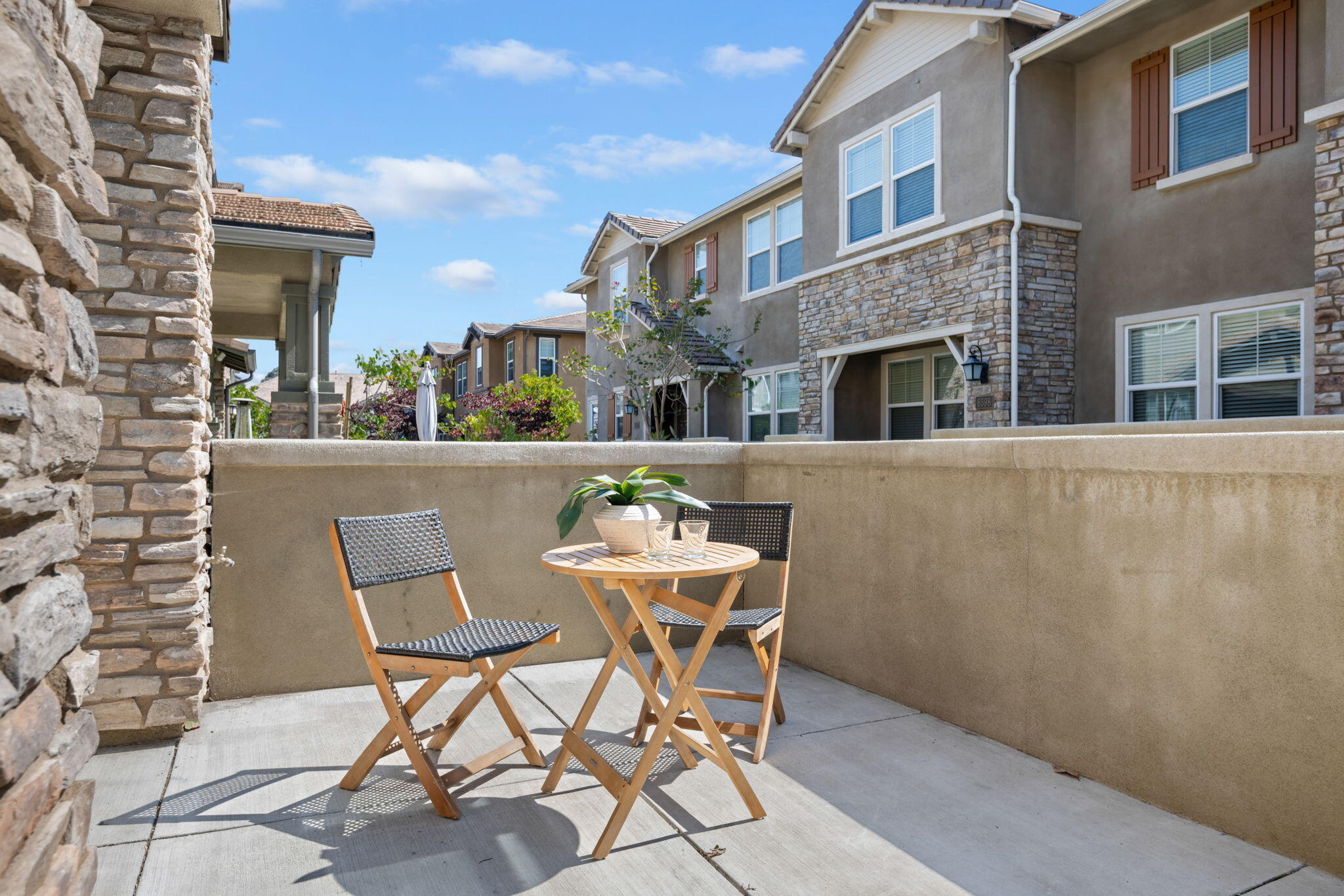 6594 Pipeline Place