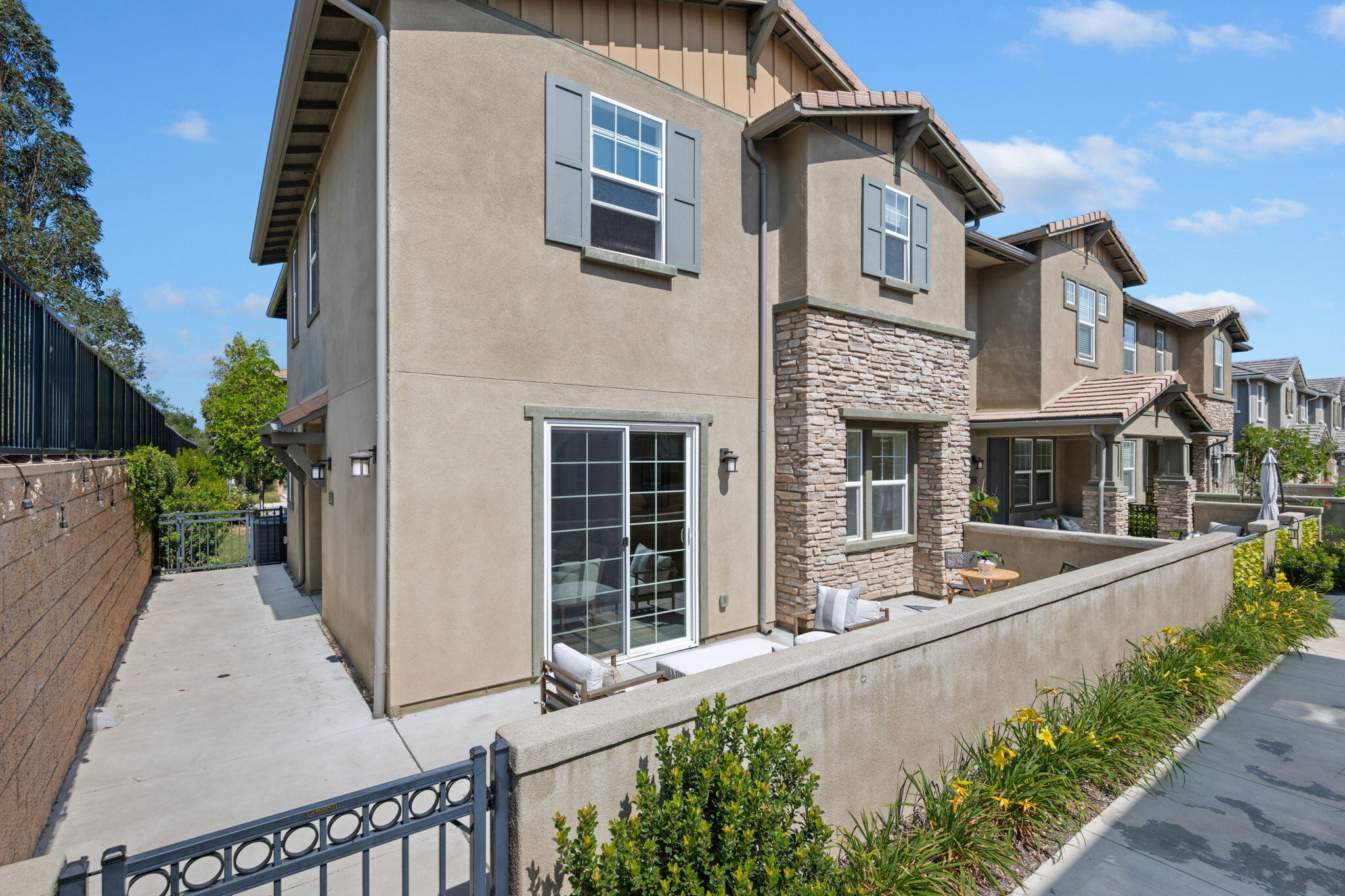 6594 Pipeline Place