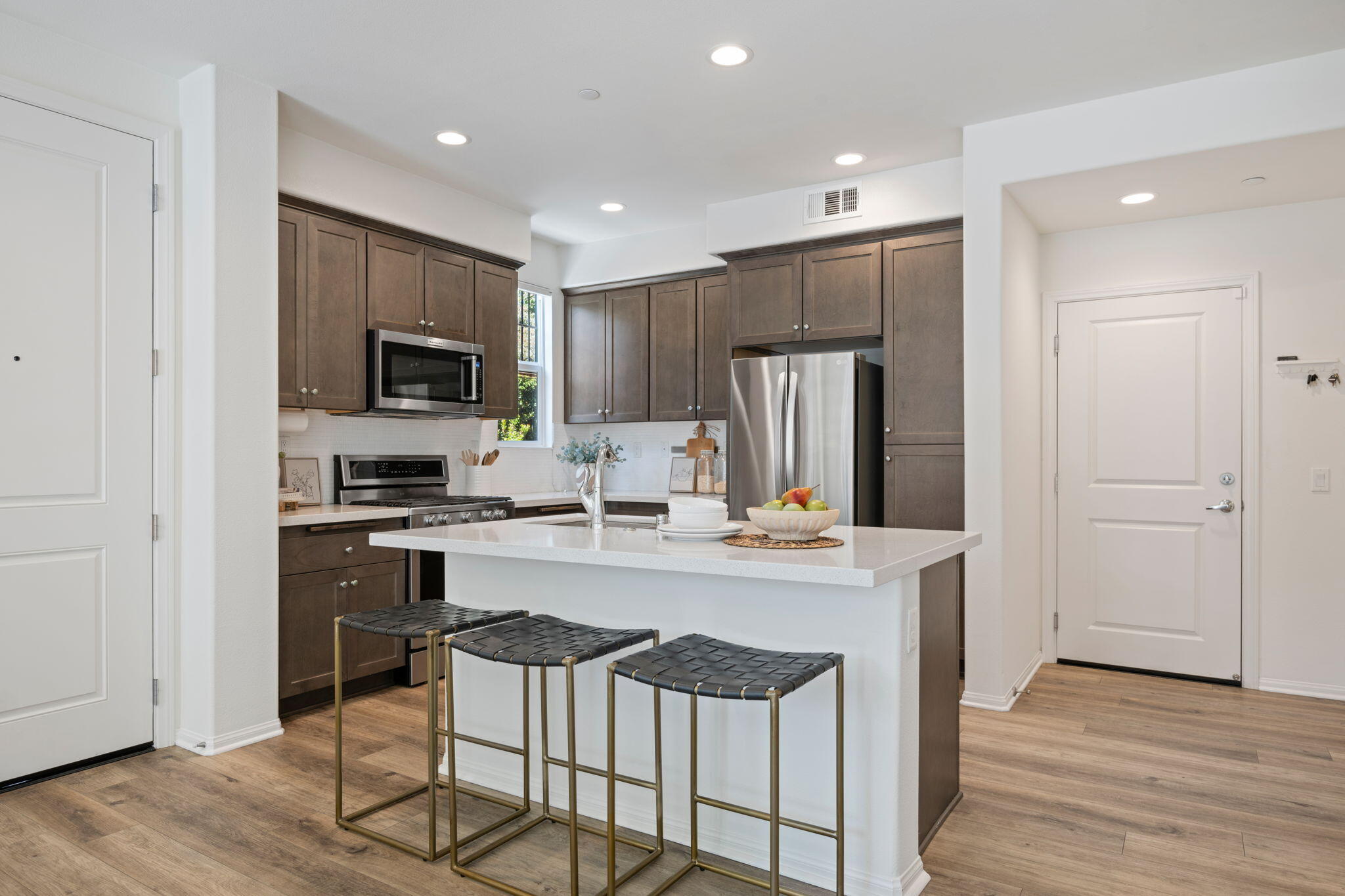 6594 Pipeline Place