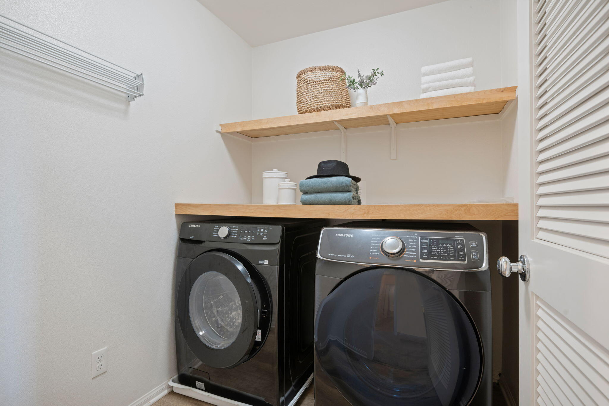 6594 Pipeline Place
