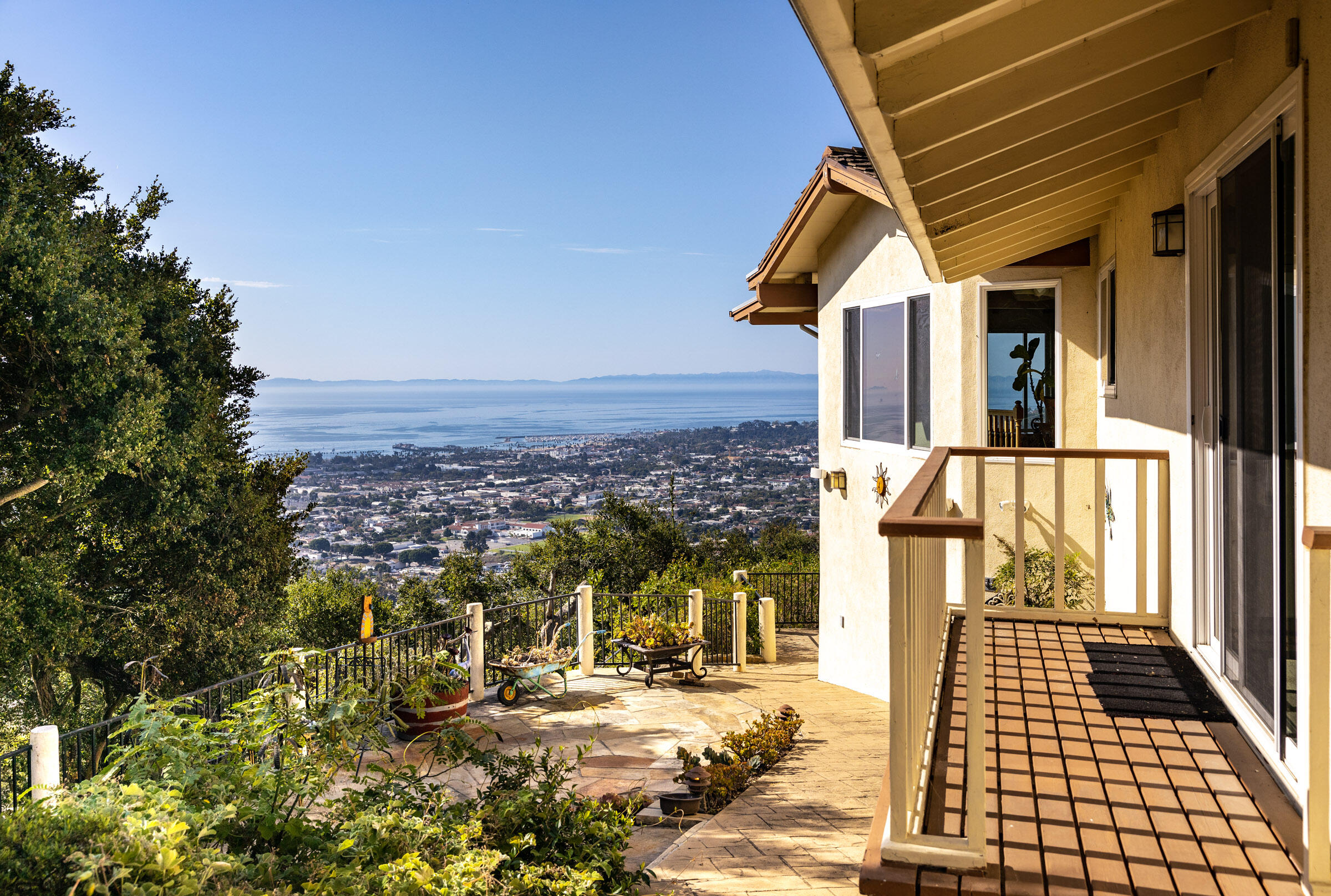 1227 Viscaino Road