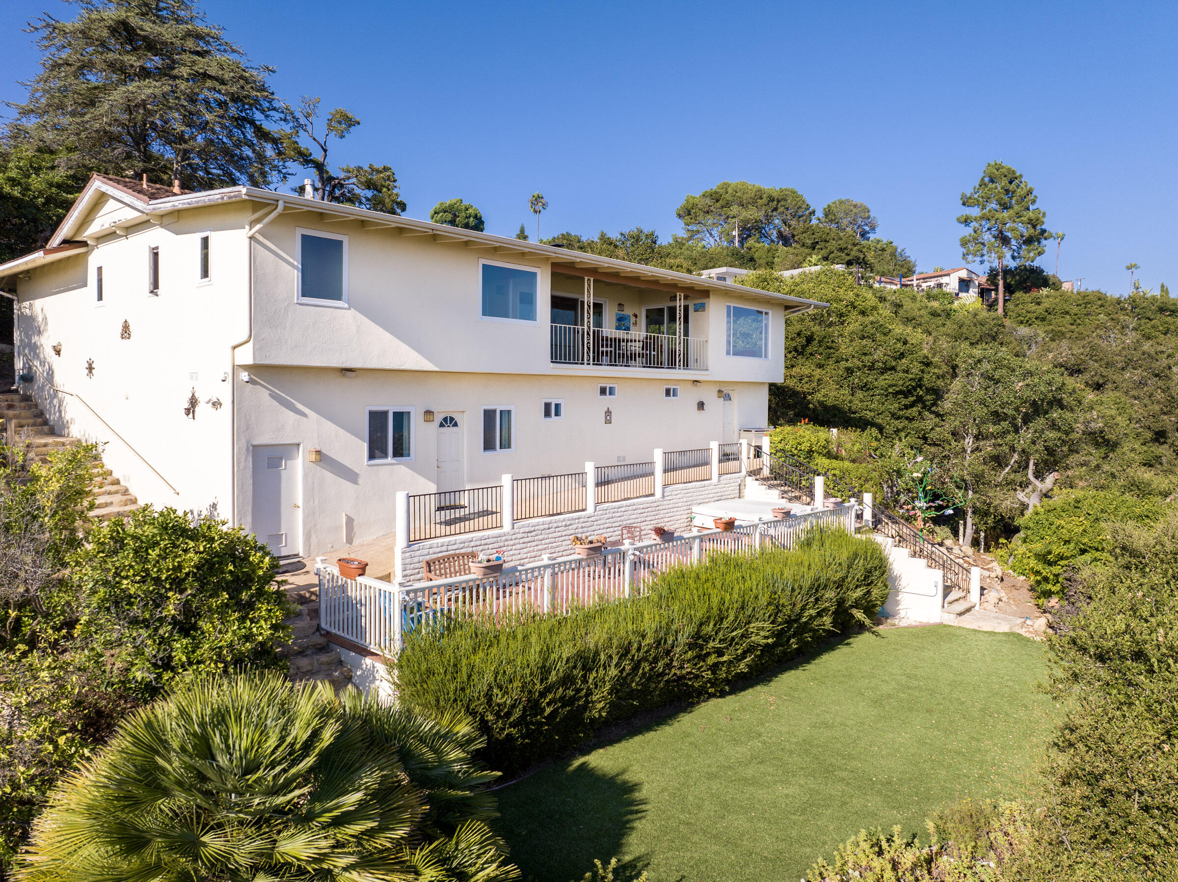 1227 Viscaino Road