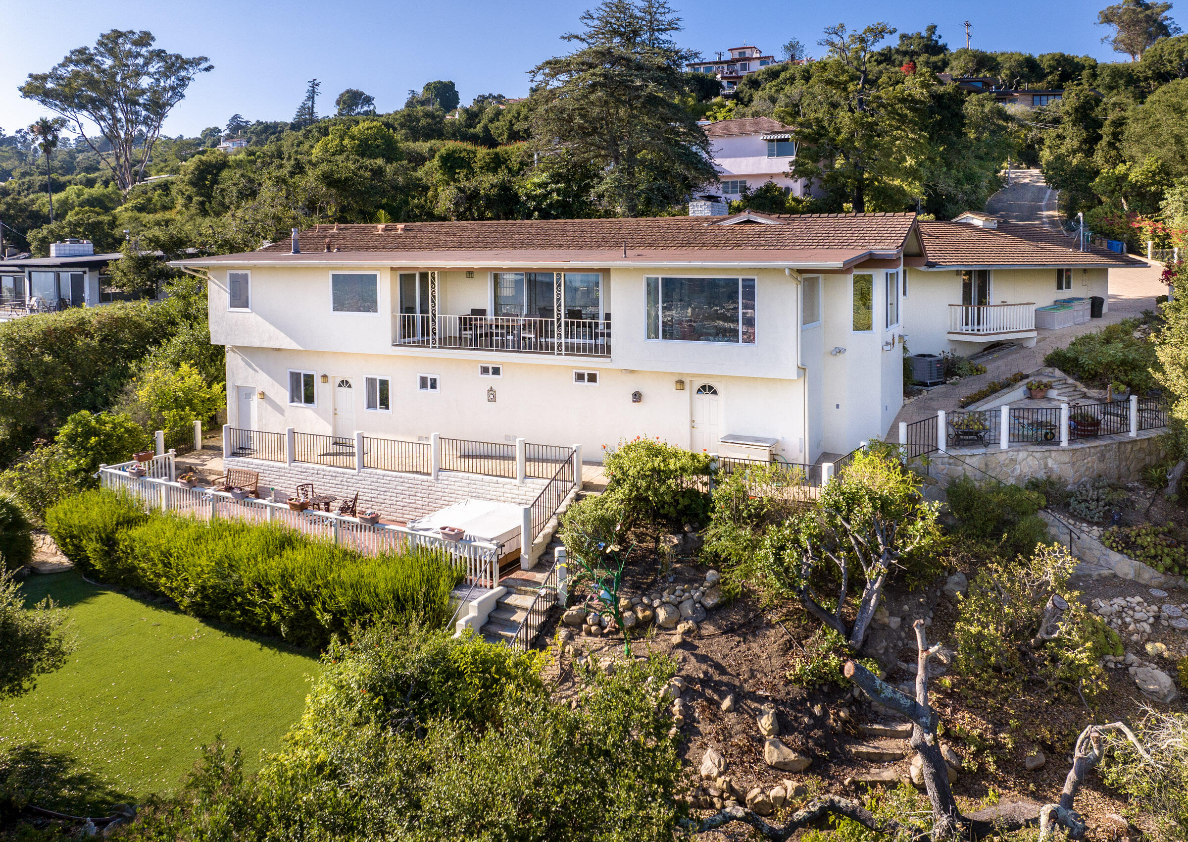 1227 Viscaino Road