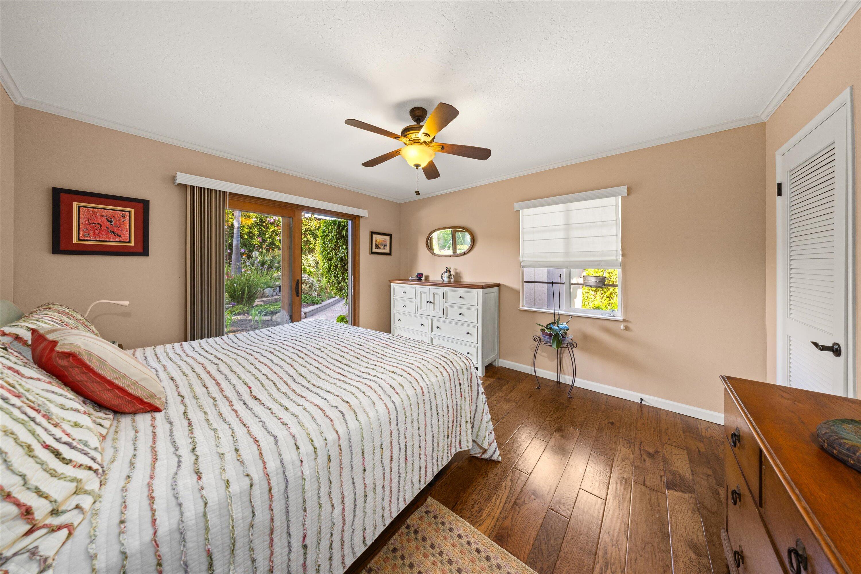 320 Santa Monica Way