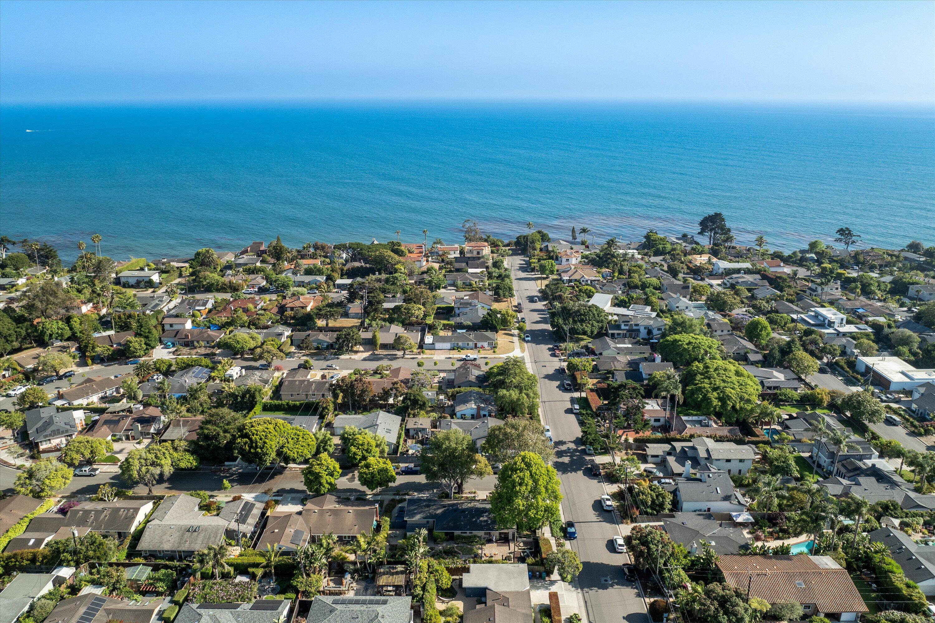 320 Santa Monica Way