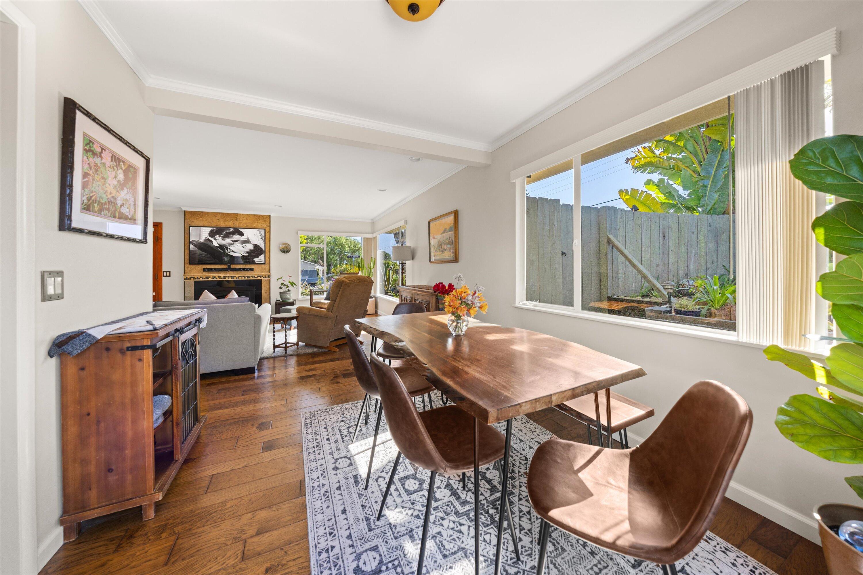 320 Santa Monica Way