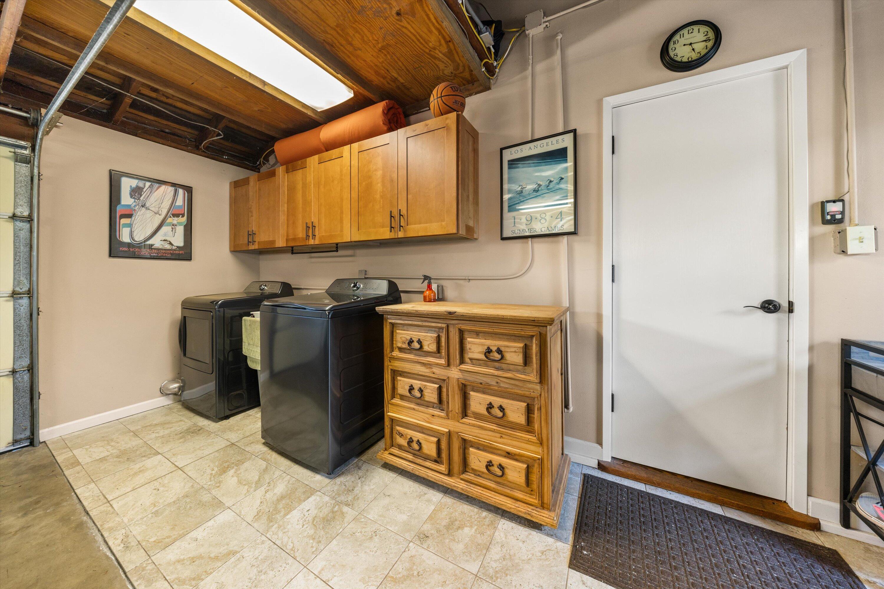 320 Santa Monica Way
