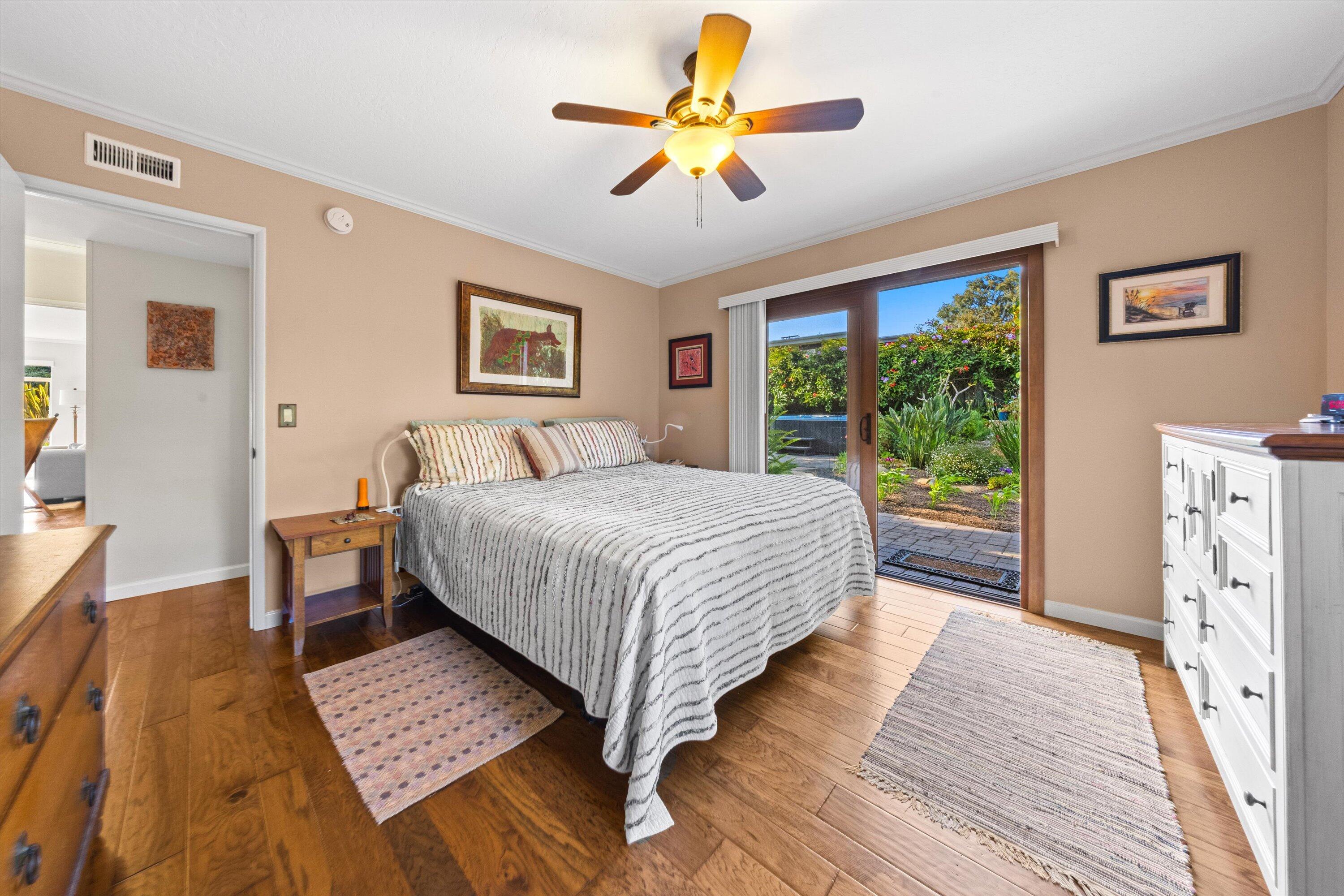 320 Santa Monica Way