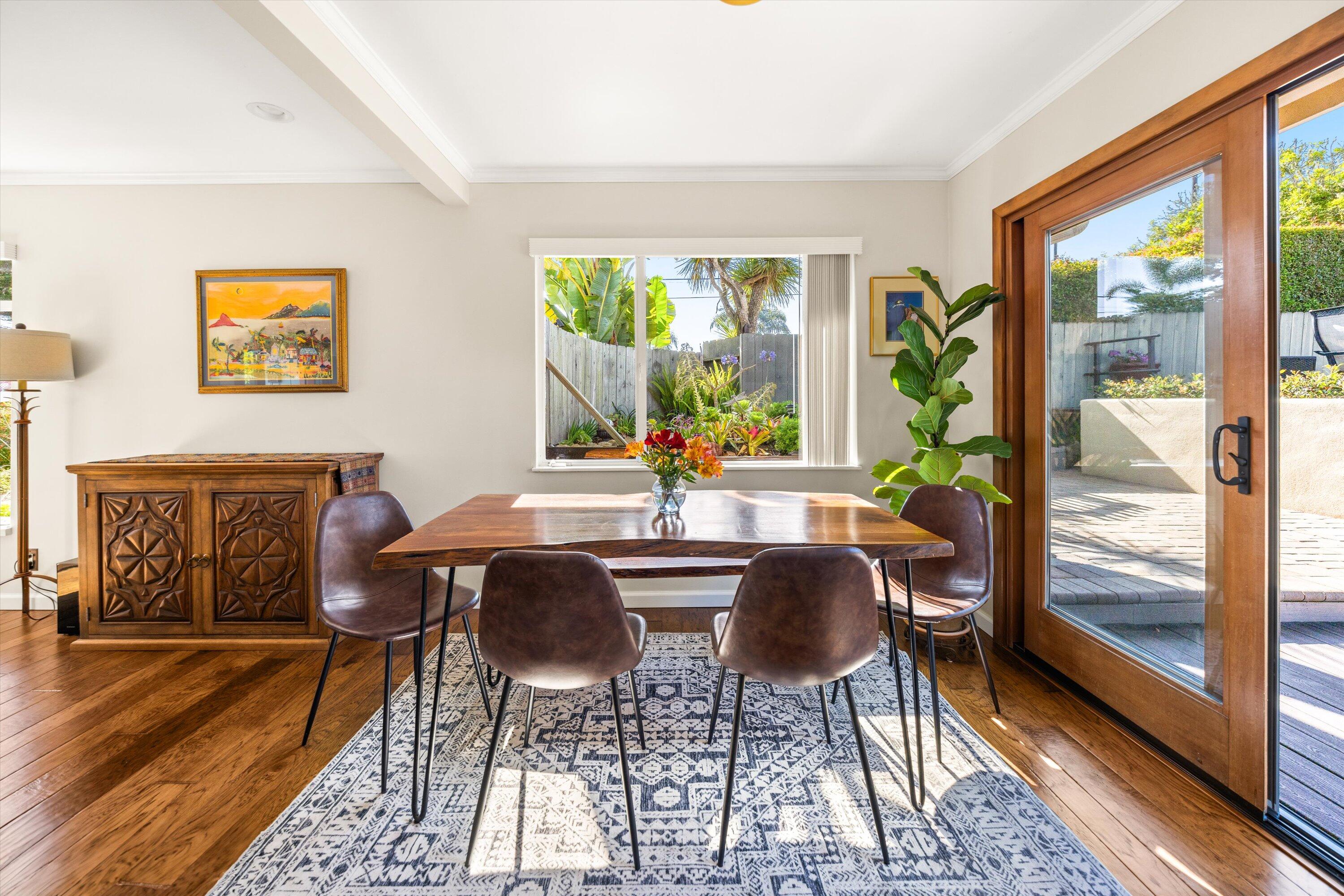 320 Santa Monica Way