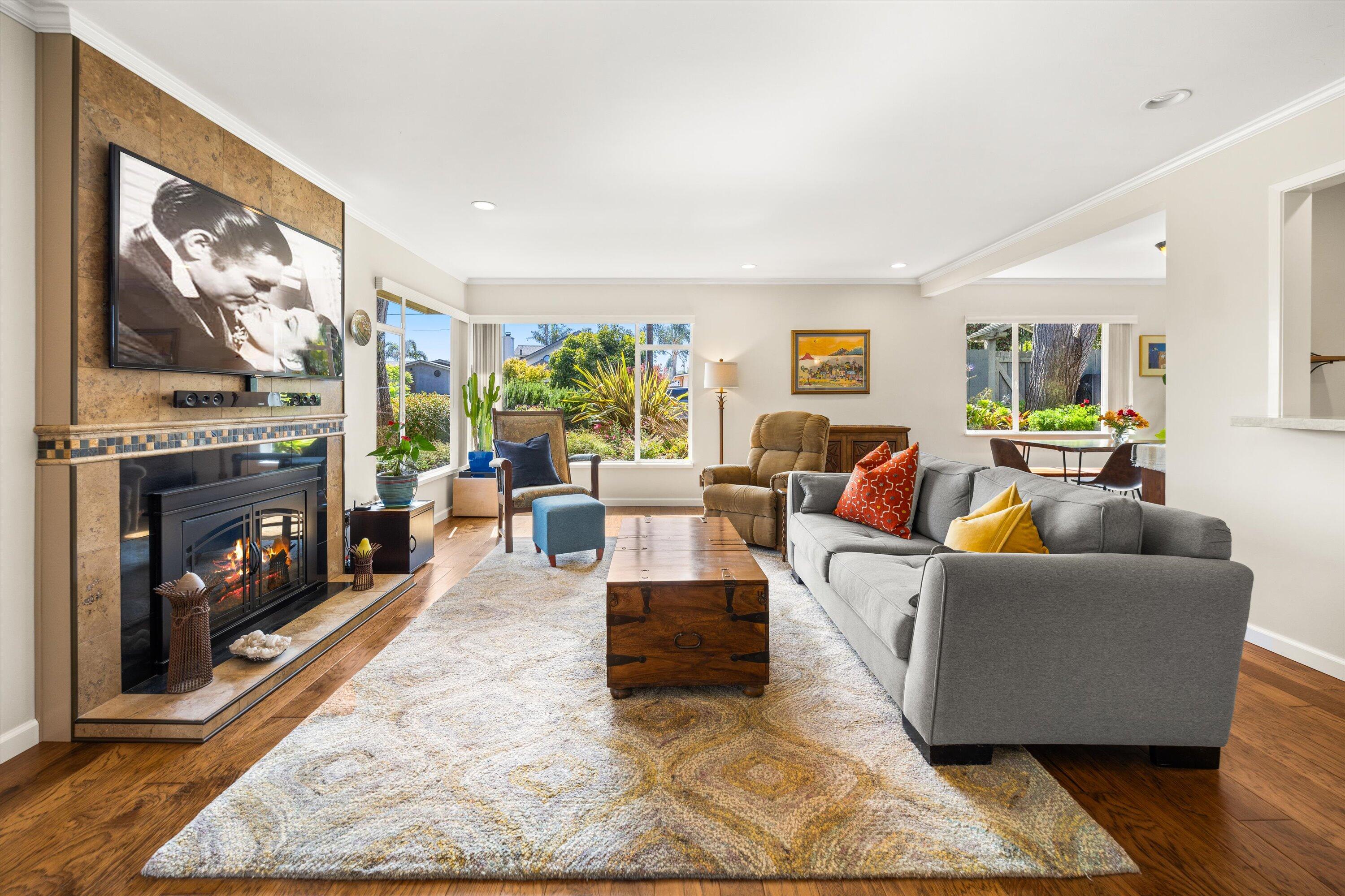 320 Santa Monica Way