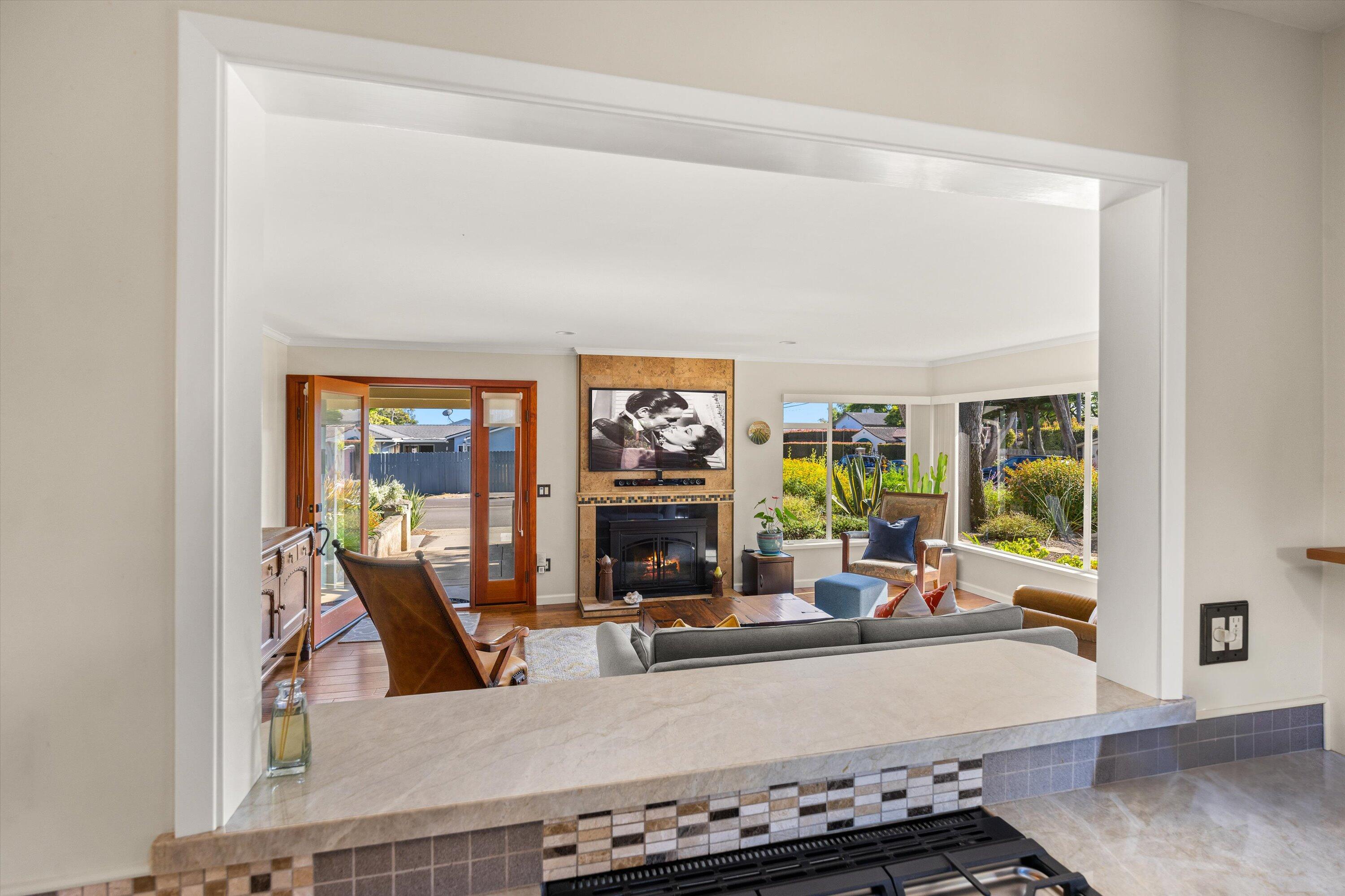 320 Santa Monica Way