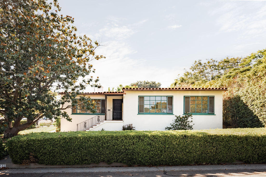 1203 Diana Lane
