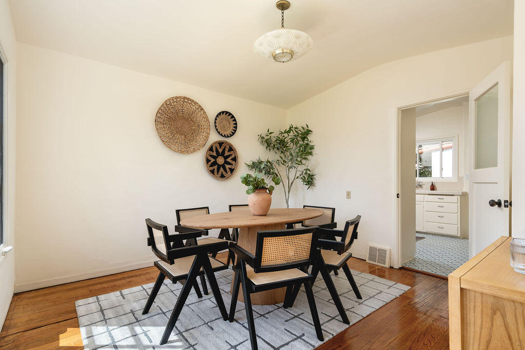 1203 Diana Lane