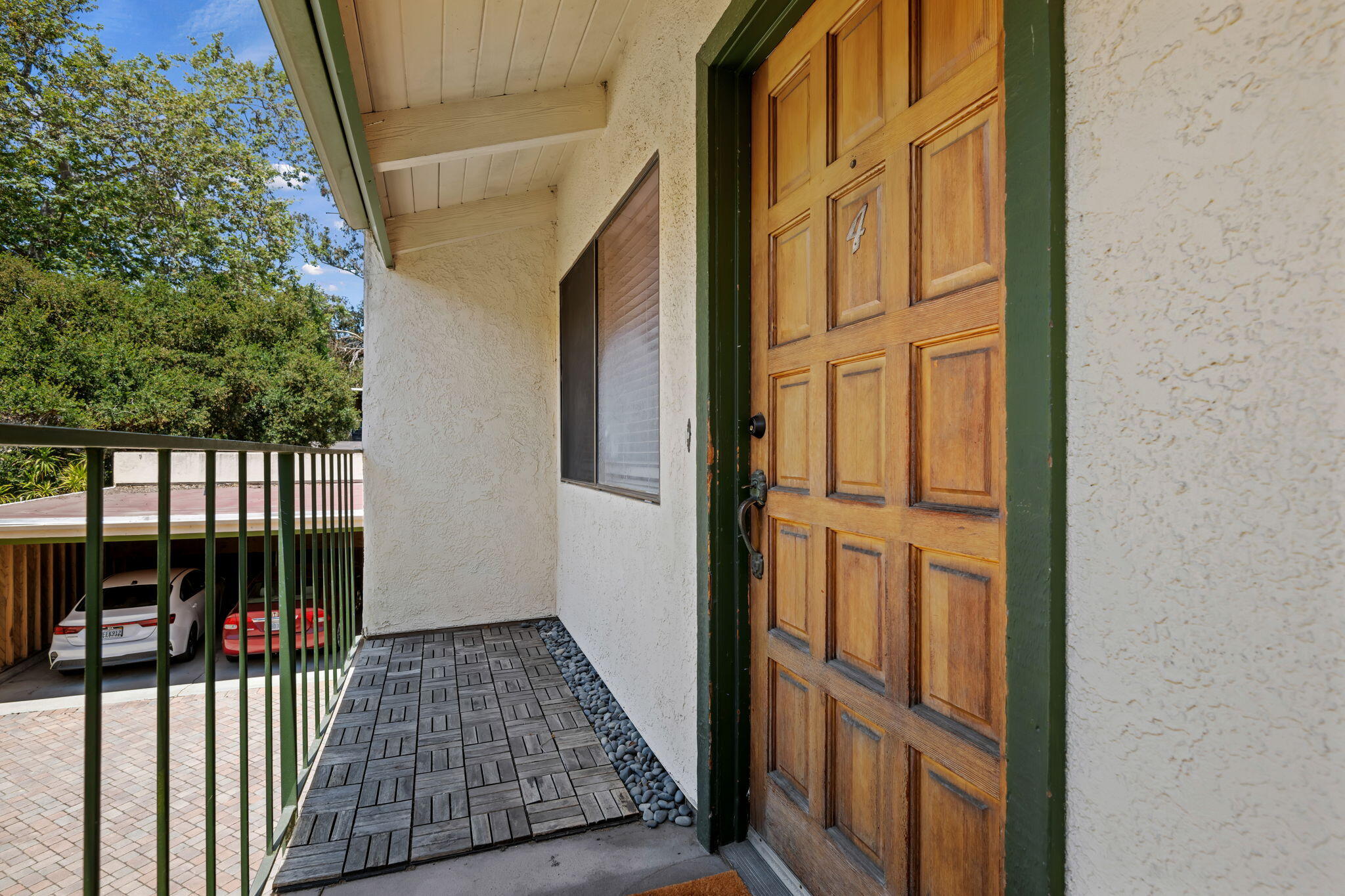 130 W Alamar Avenue 4