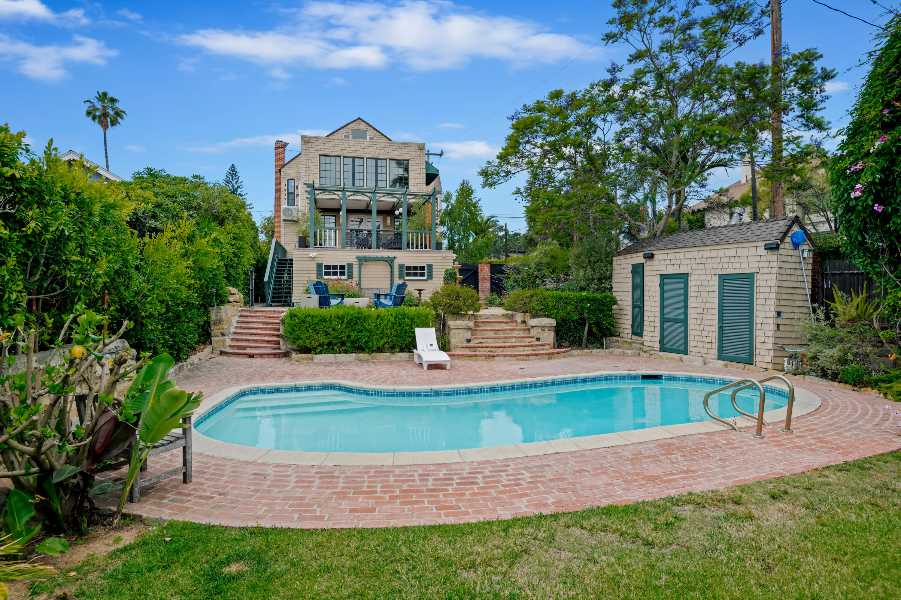 1833 Santa Barbara Street