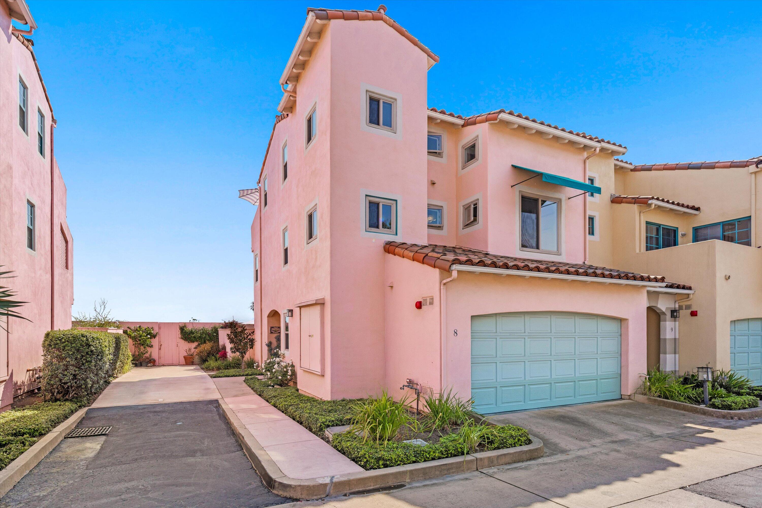 4297 Carpinteria Avenue Unit: 8