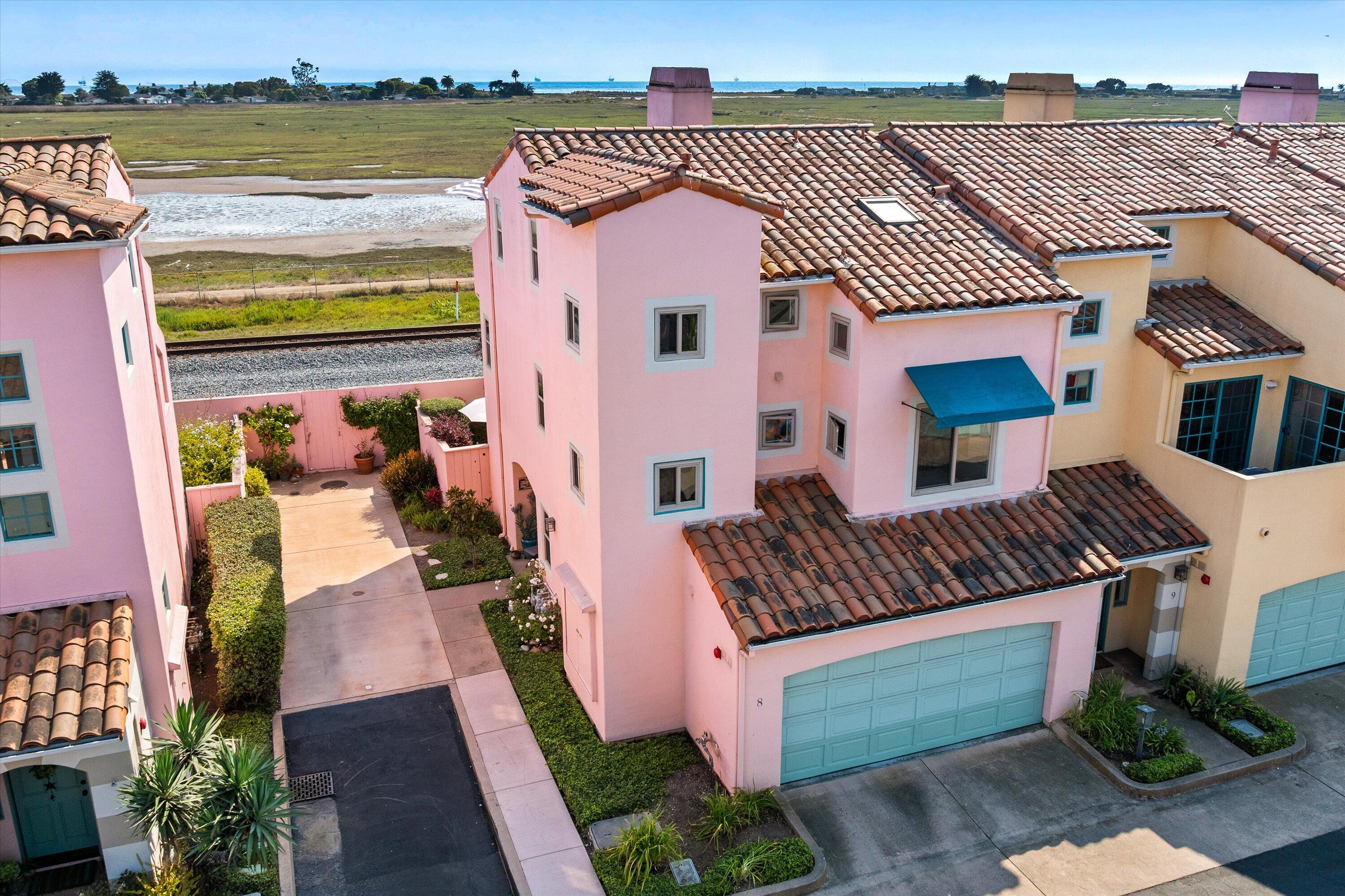4297 Carpinteria Avenue Unit: 8
