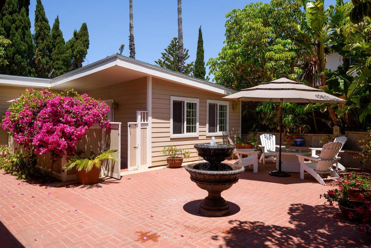 2940 Kenmore Place Guest House