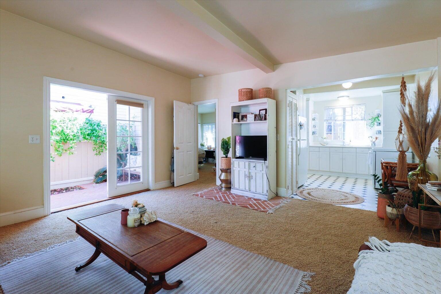 2940 Kenmore Place Guest House