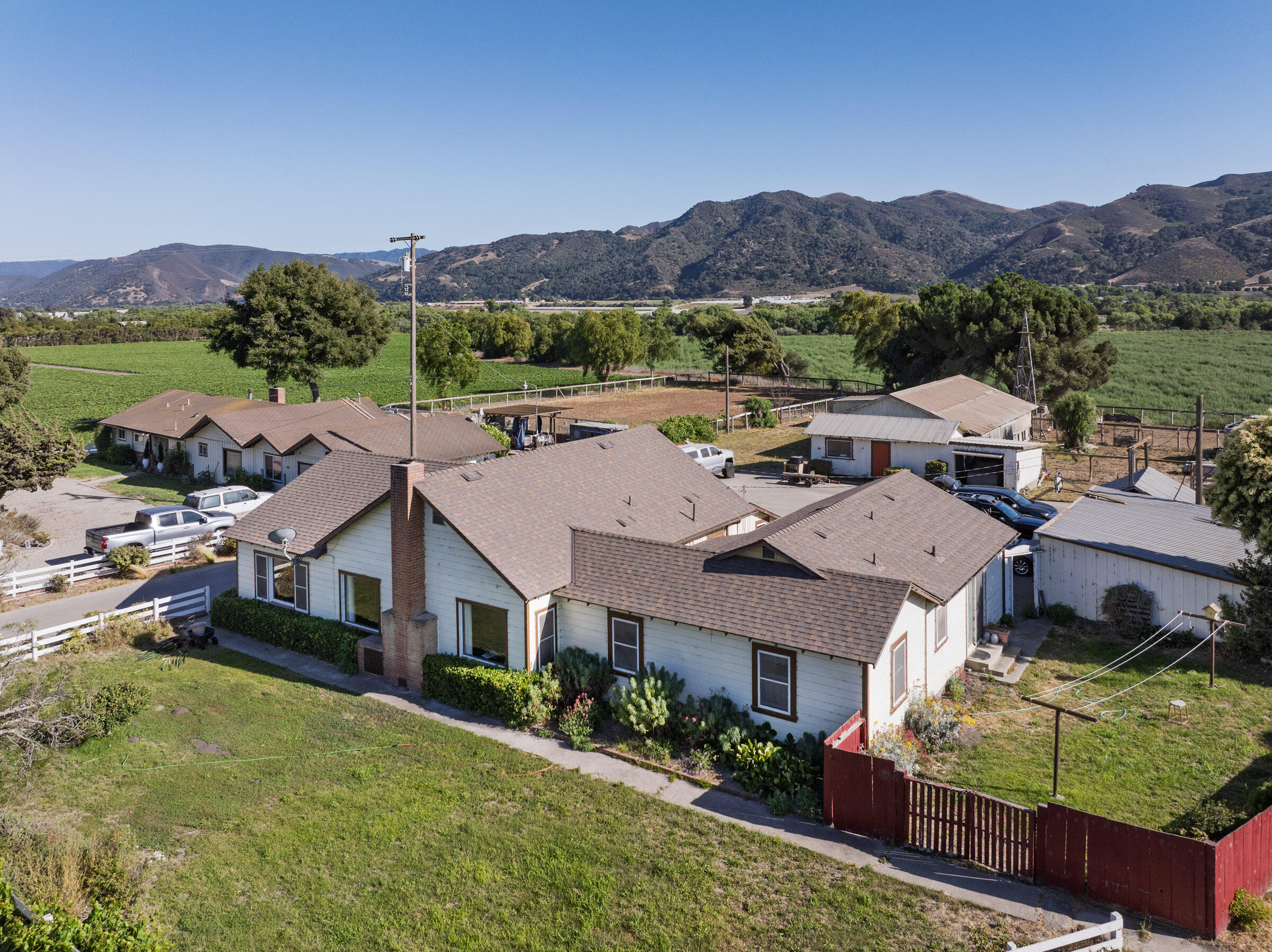 1050 W Hwy 246