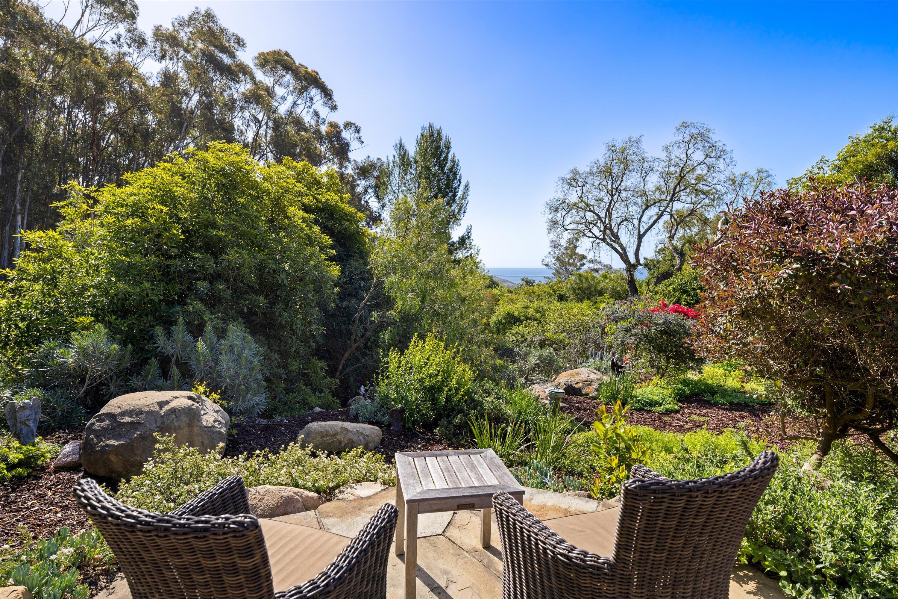 872 Ladera Lane