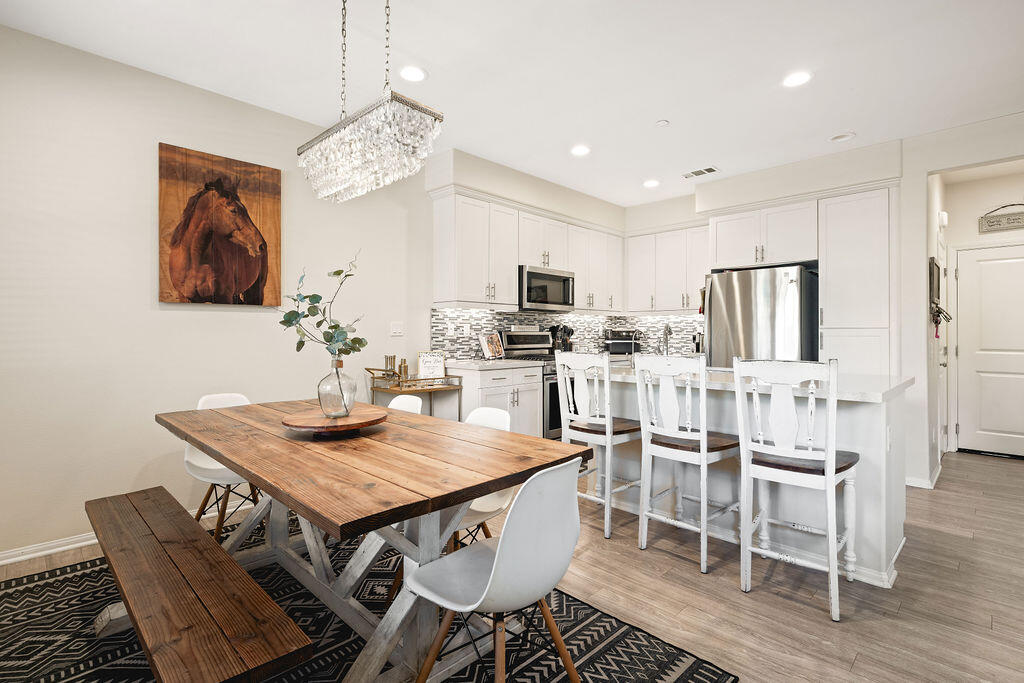 6633 Calle Koral