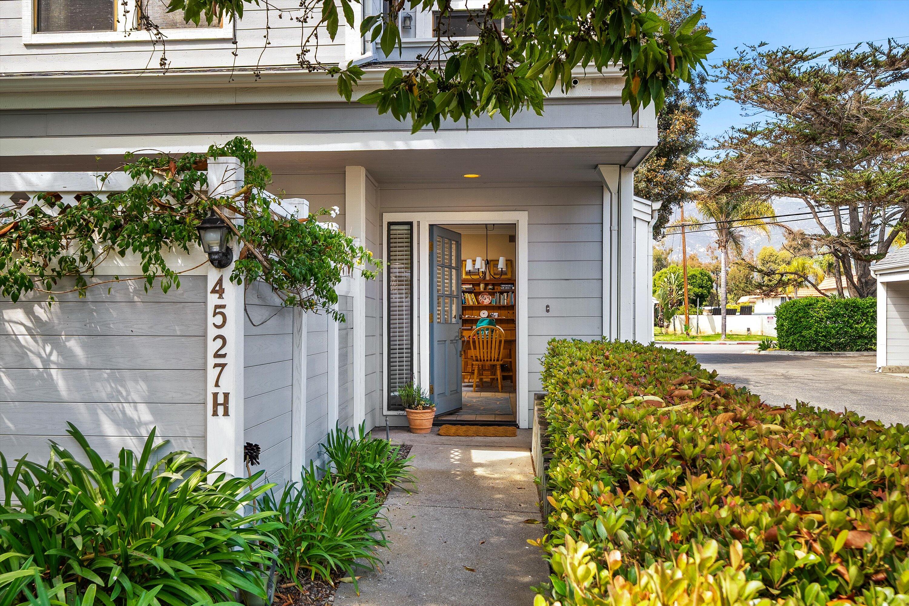 4527 Carpinteria Avenue Unit: H